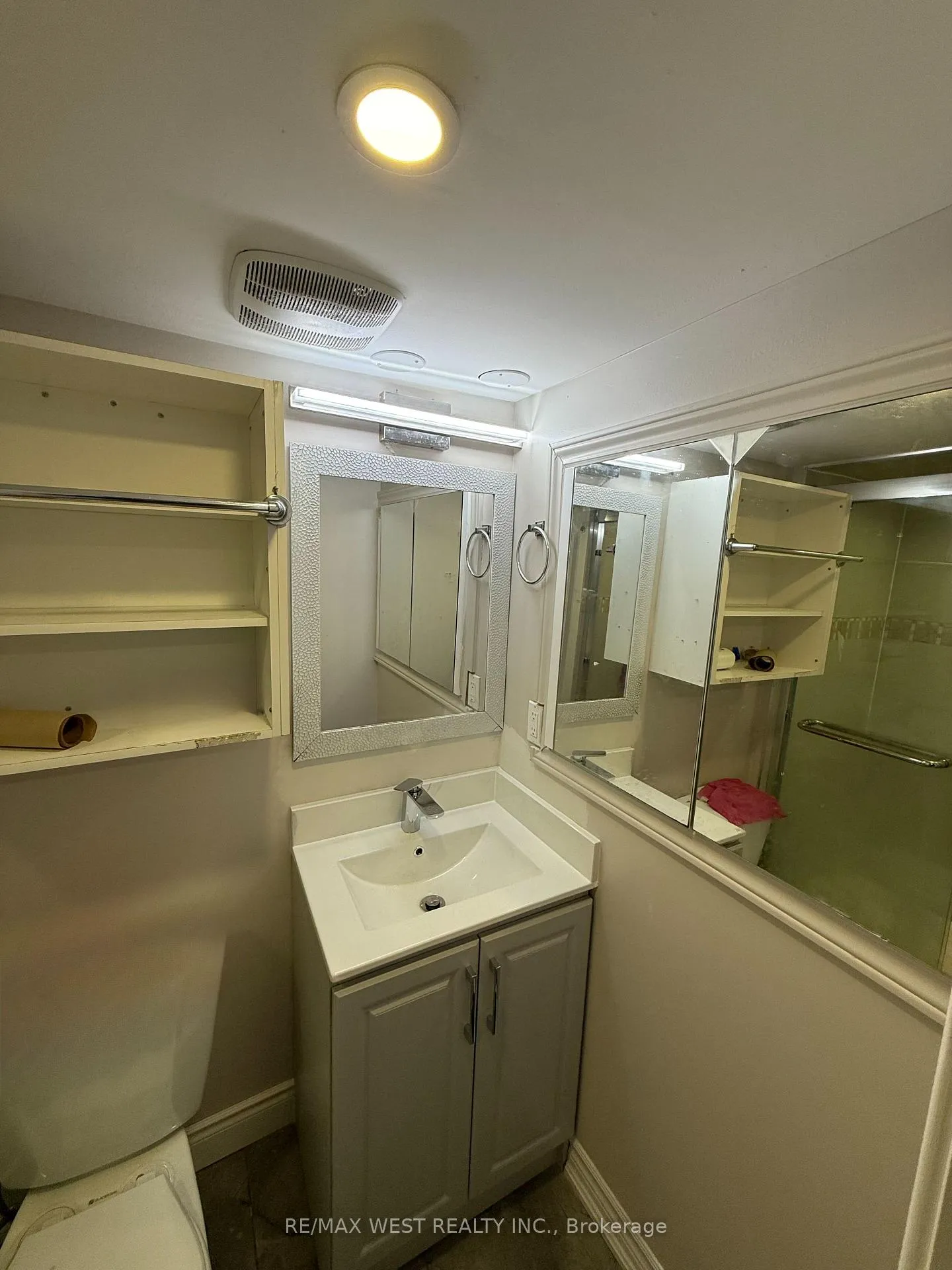Photo 10 of Unit Basement, 6 Byng Avenue, Brampton, Downtown Brampton — HOMEH