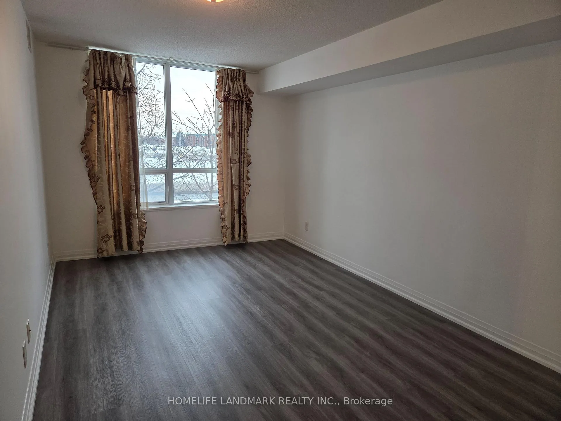Photo 3 of Unit 211, 7363 Kennedy Road, Markham, Milliken Mills East — HOMEH