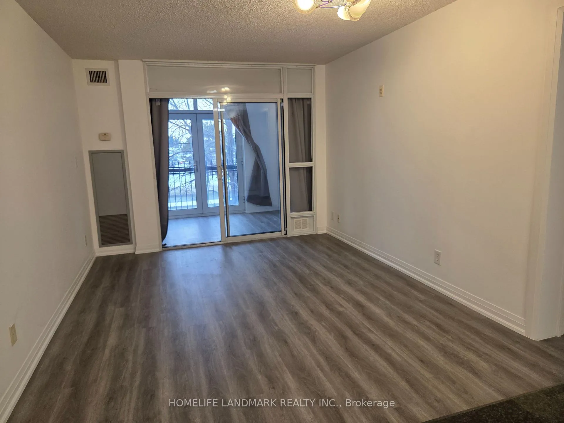 Photo 5 of Unit 211, 7363 Kennedy Road, Markham, Milliken Mills East — HOMEH