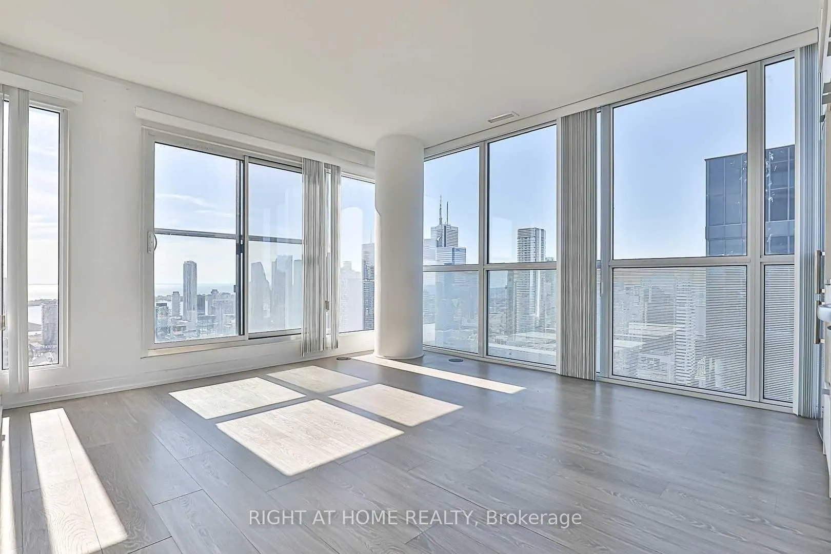 Photo 3 of Unit 5210, 181 Dundas Street E, Toronto, Church-Yonge Corridor — HOMEH