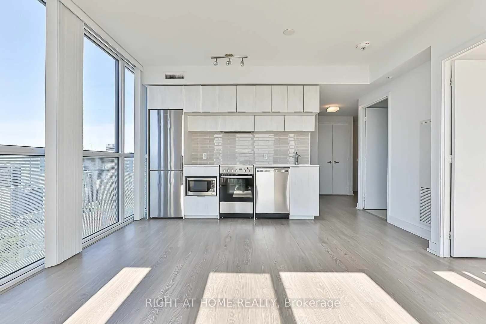 Photo 5 of Unit 5210, 181 Dundas Street E, Toronto, Church-Yonge Corridor — HOMEH