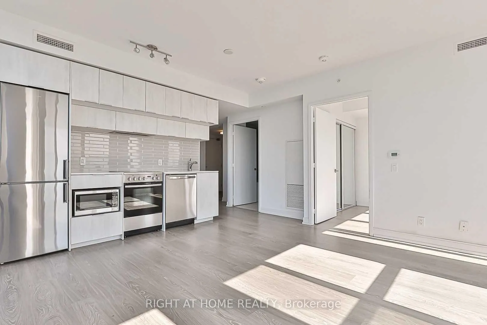 Photo 6 of Unit 5210, 181 Dundas Street E, Toronto, Church-Yonge Corridor — HOMEH