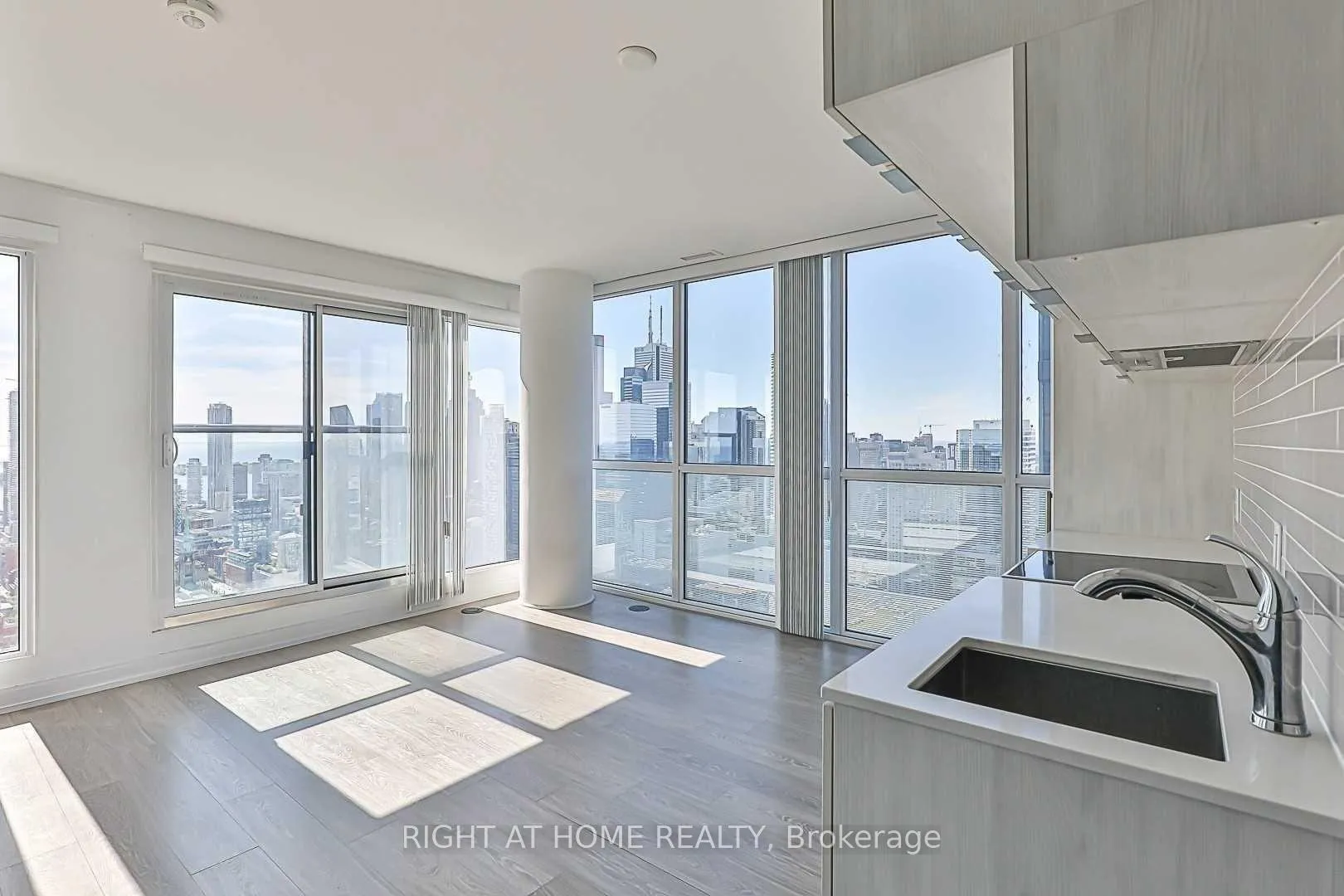 Photo 7 of Unit 5210, 181 Dundas Street E, Toronto, Church-Yonge Corridor — HOMEH