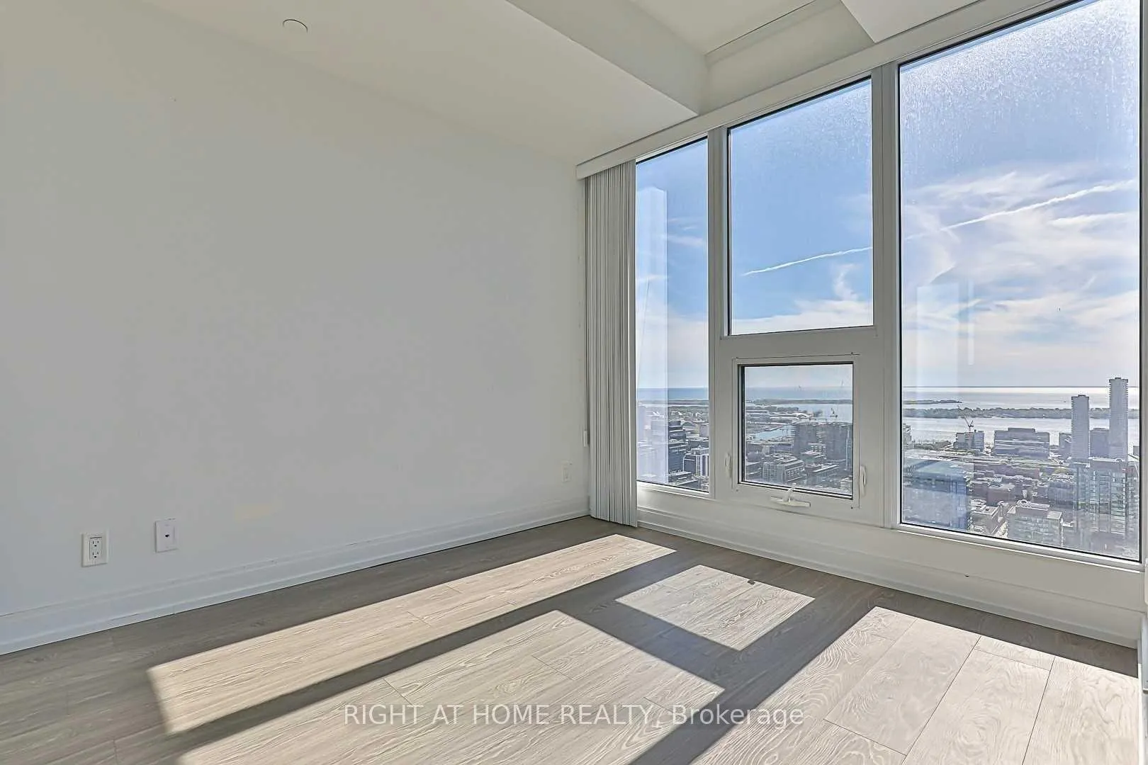 Photo 8 of Unit 5210, 181 Dundas Street E, Toronto, Church-Yonge Corridor — HOMEH