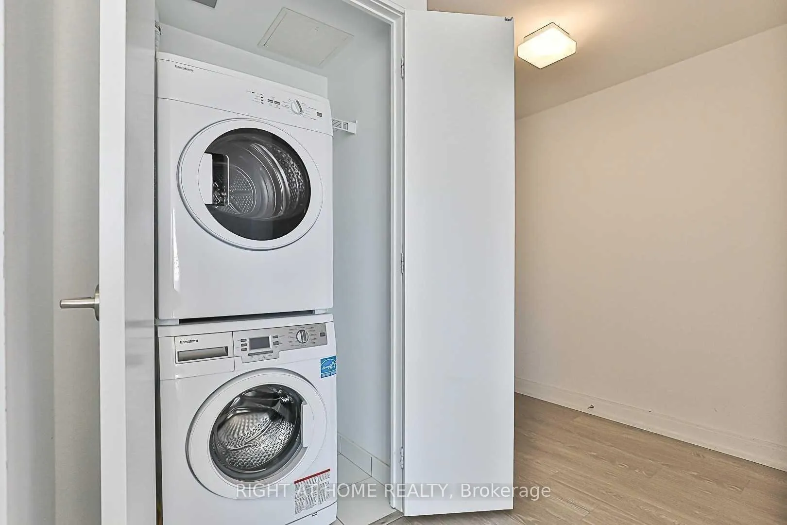 Photo 12 of Unit 5210, 181 Dundas Street E, Toronto, Church-Yonge Corridor — HOMEH