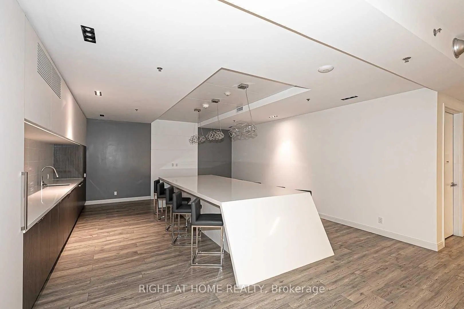 Photo 16 of Unit 5210, 181 Dundas Street E, Toronto, Church-Yonge Corridor — HOMEH