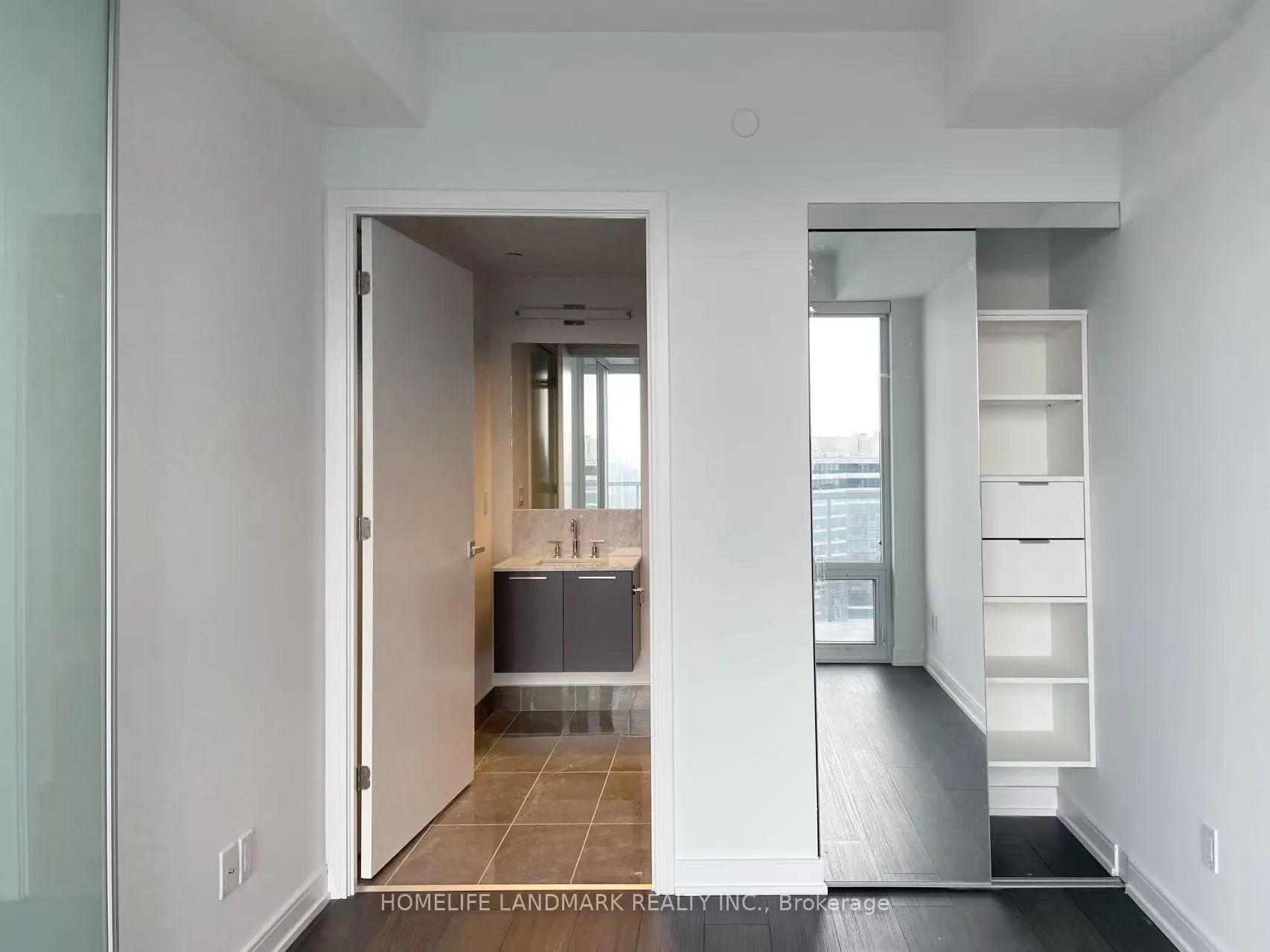 Photo 5 of Unit 3711, 3 Gloucester Street, Toronto, Church-Yonge Corridor — HOMEH