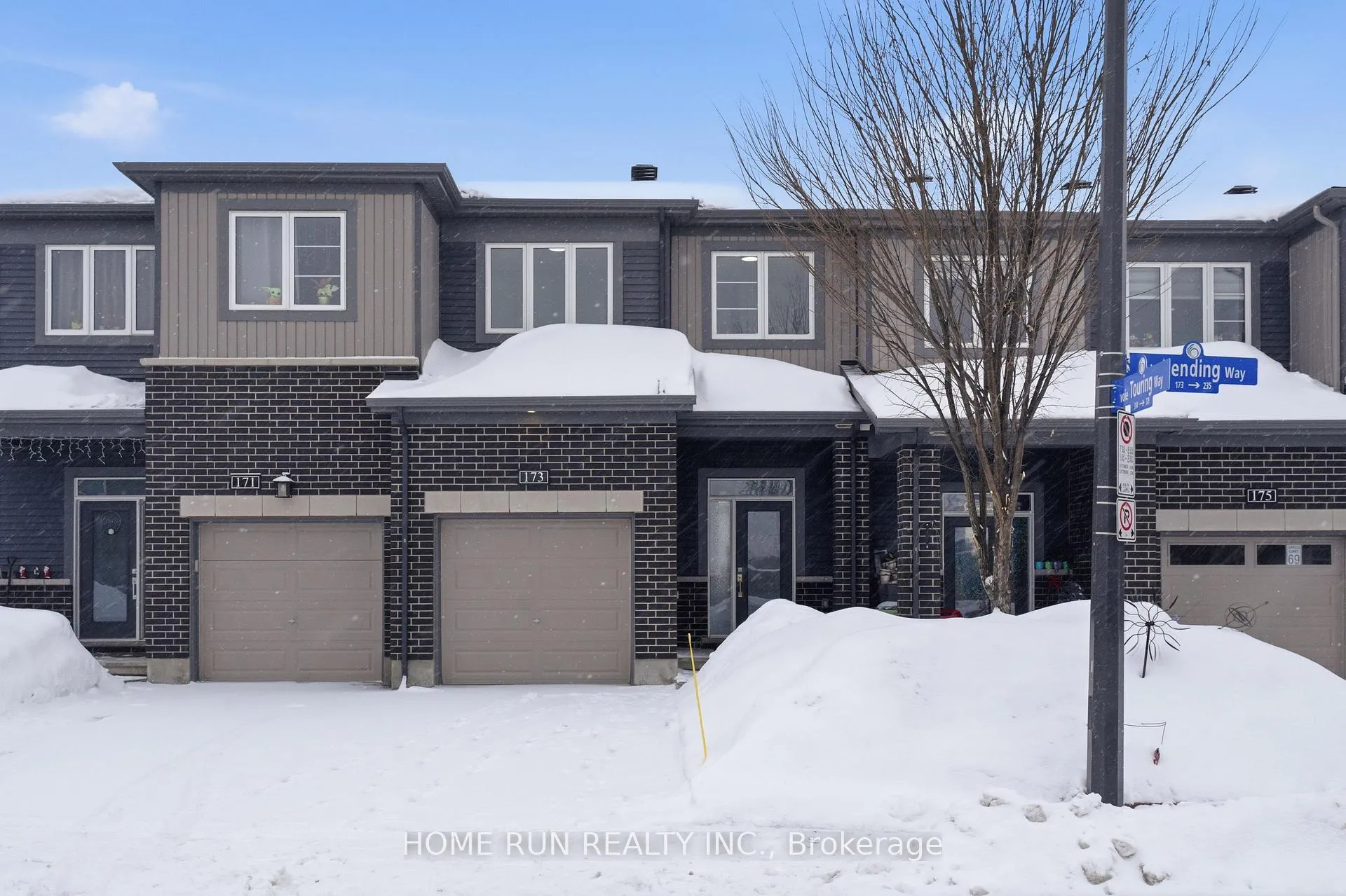 Photo 2 of 173 Bending Way, Ottawa, Barrhaven - Hearts Desire — HOMEH