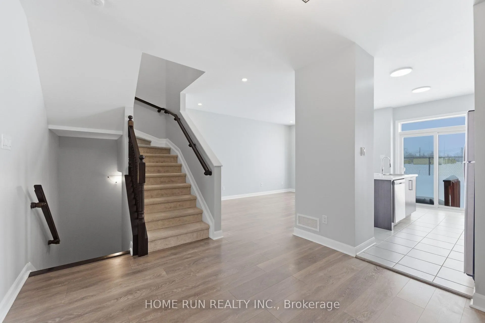 Photo 9 of 173 Bending Way, Ottawa, Barrhaven - Hearts Desire — HOMEH