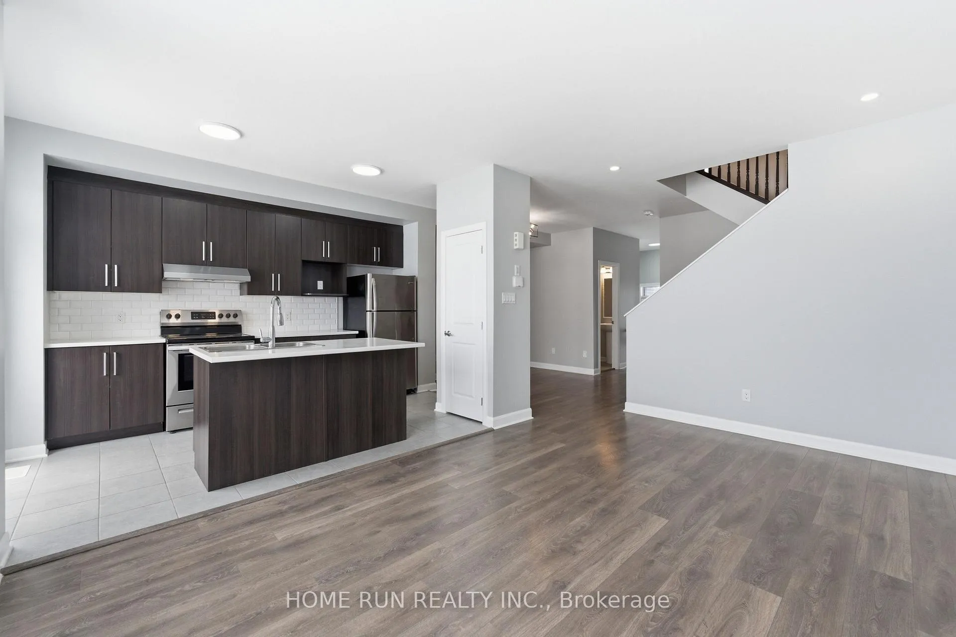 Photo 13 of 173 Bending Way, Ottawa, Barrhaven - Hearts Desire — HOMEH