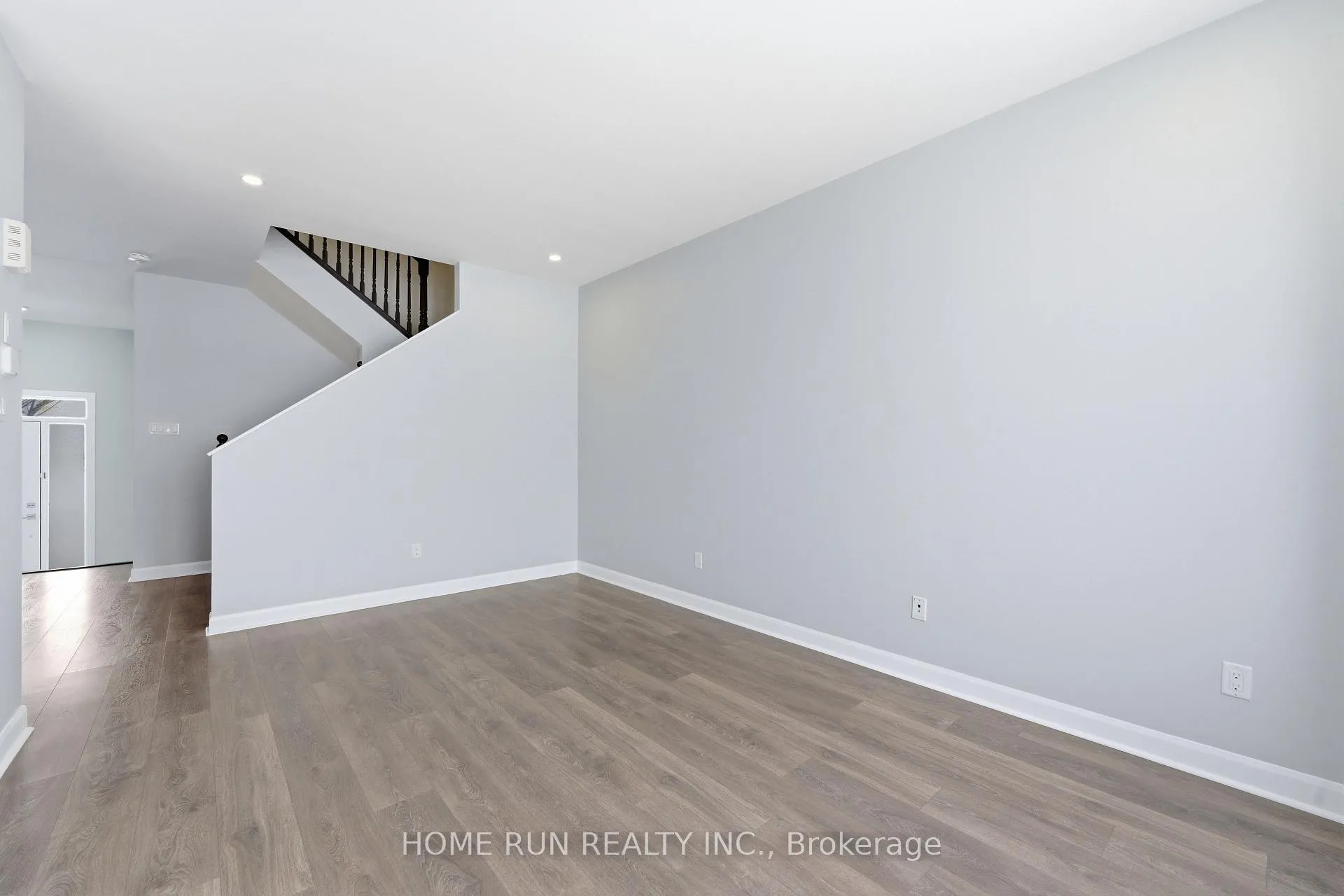 Photo 14 of 173 Bending Way, Ottawa, Barrhaven - Hearts Desire — HOMEH