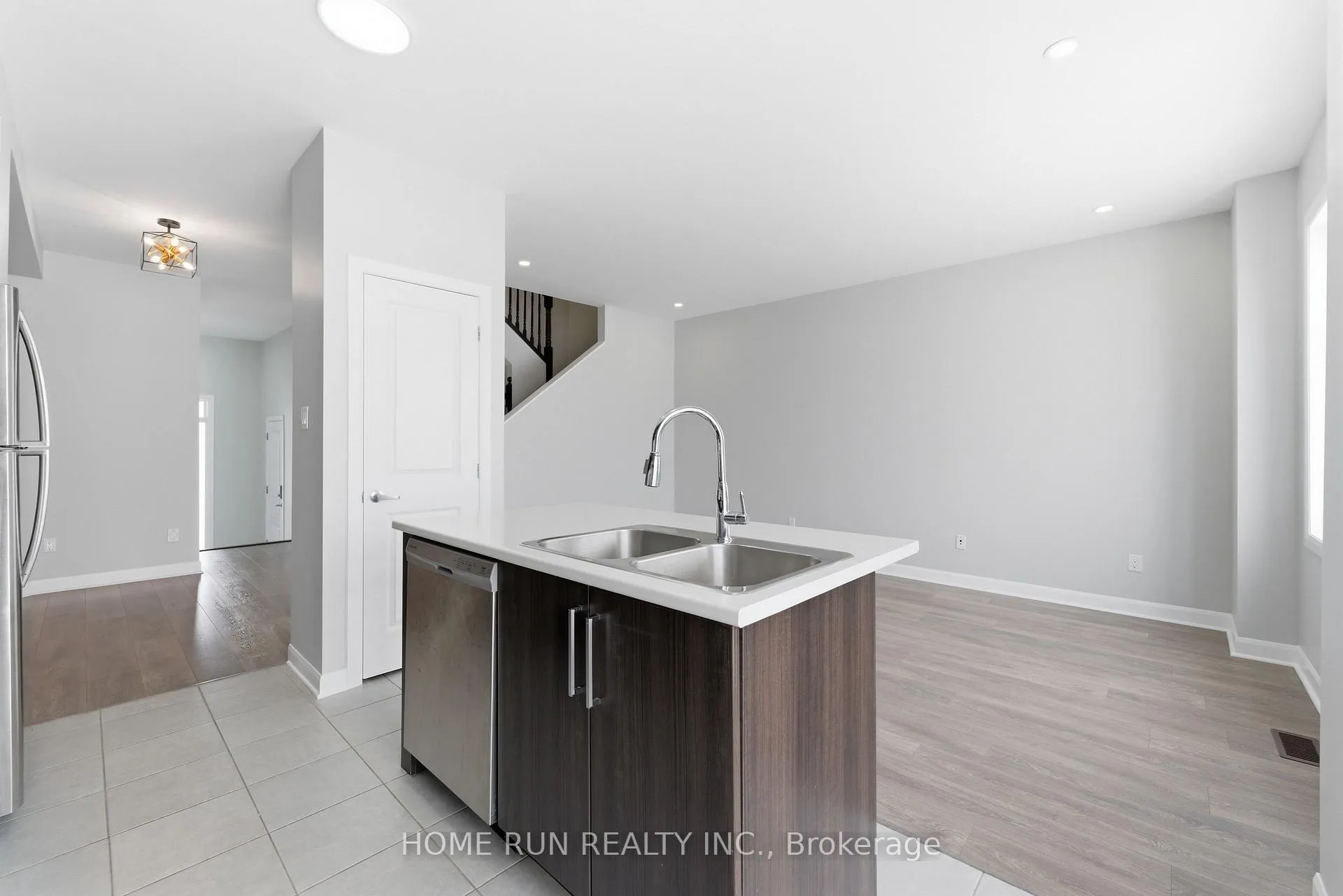 Photo 22 of 173 Bending Way, Ottawa, Barrhaven - Hearts Desire — HOMEH