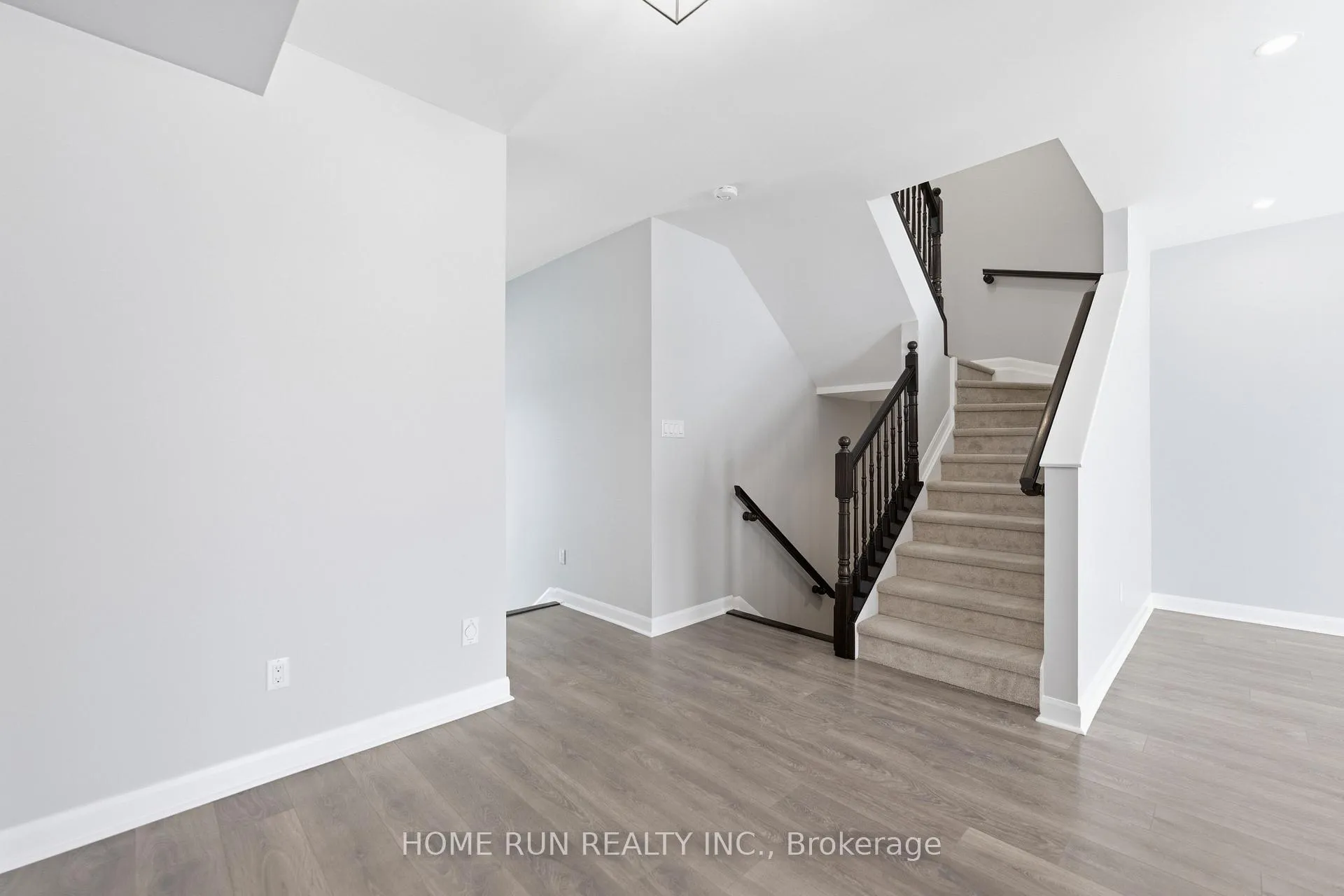 Photo 26 of 173 Bending Way, Ottawa, Barrhaven - Hearts Desire — HOMEH