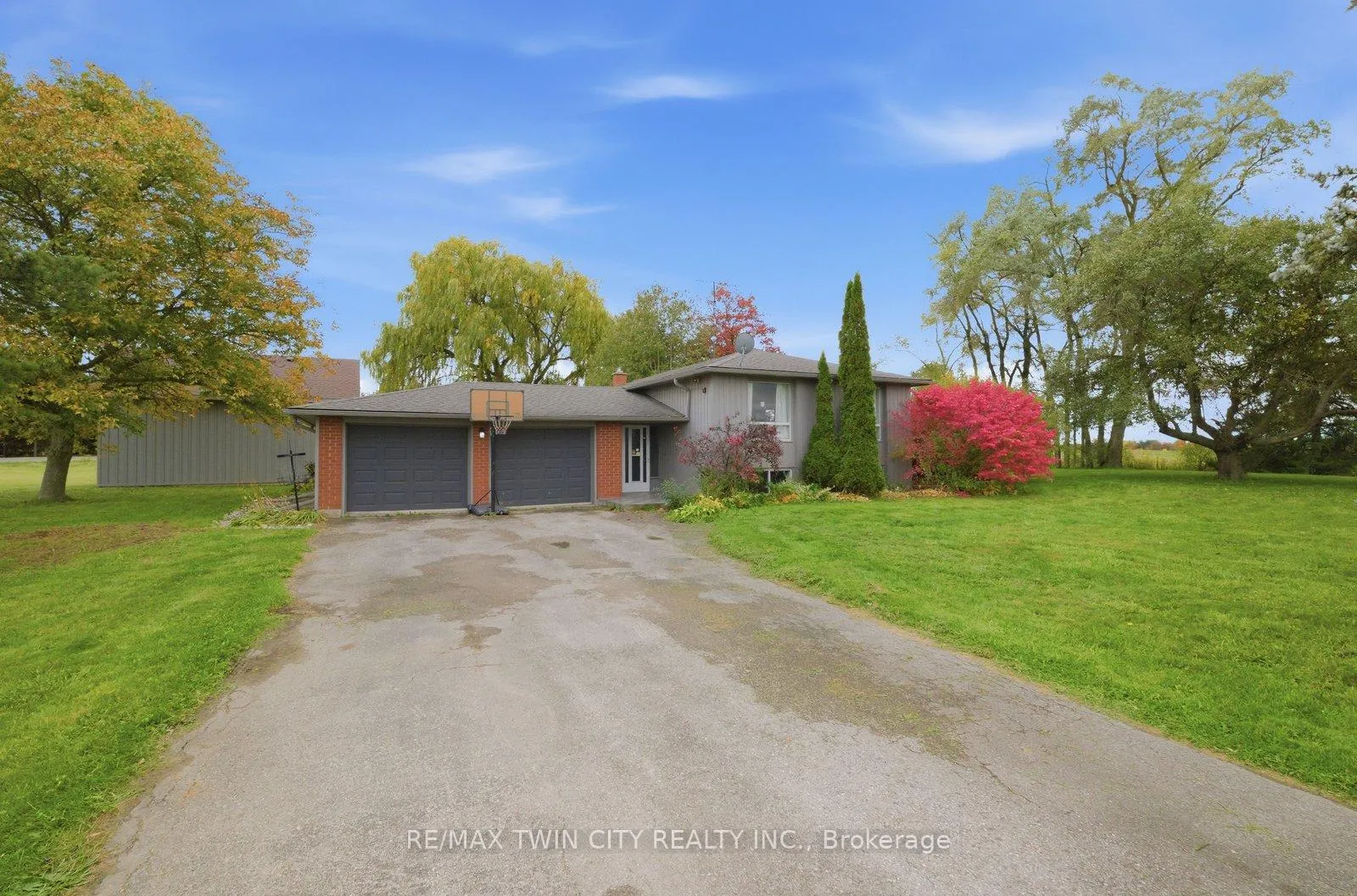 Photo 1 of 2090 Lost Mile Road, Brant, Brantford Twp — HOMEH