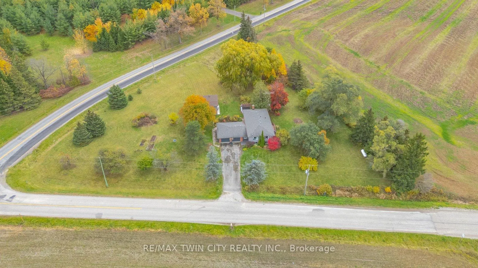 Photo 3 of 2090 Lost Mile Road, Brant, Brantford Twp — HOMEH