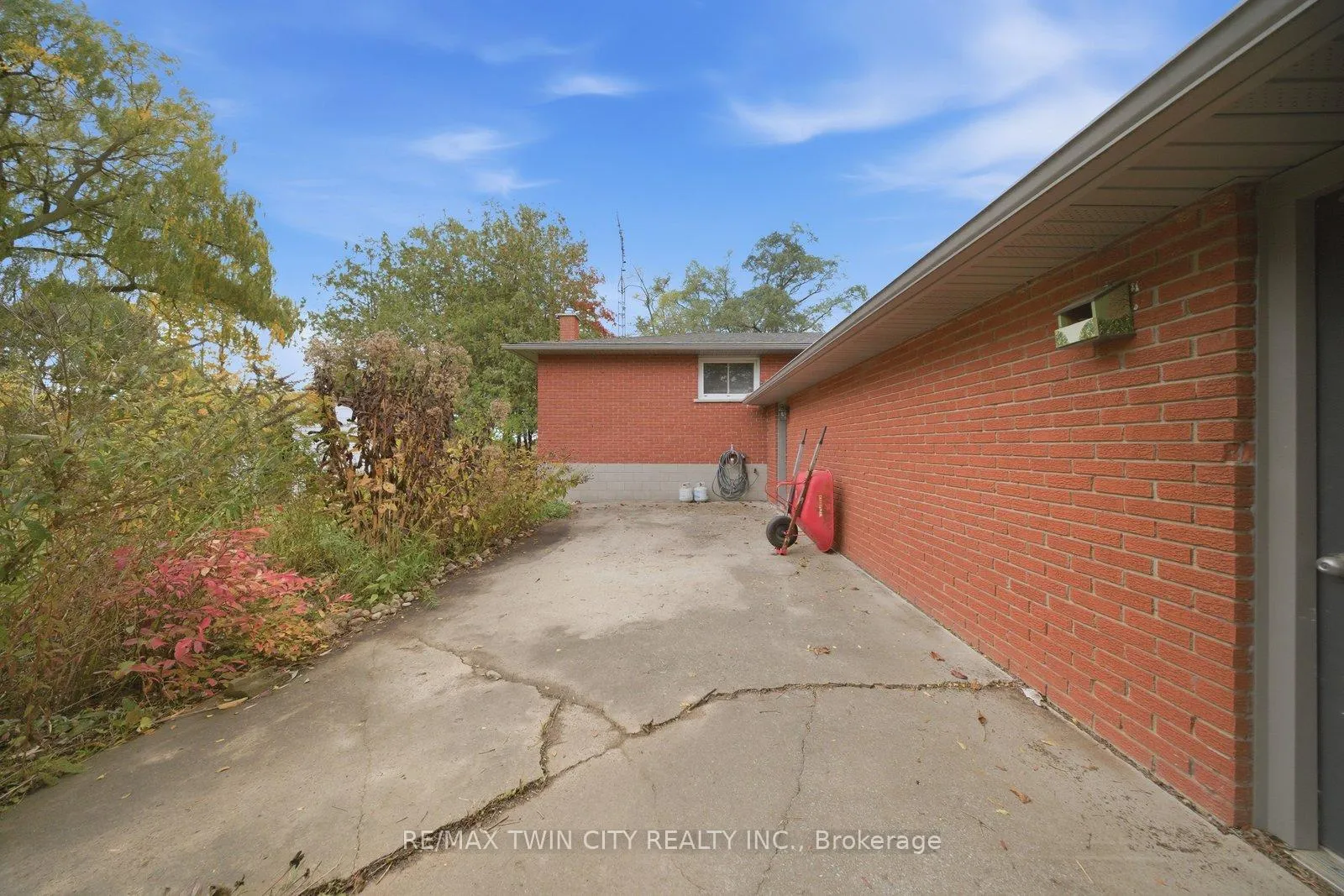 Photo 35 of 2090 Lost Mile Road, Brant, Brantford Twp — HOMEH