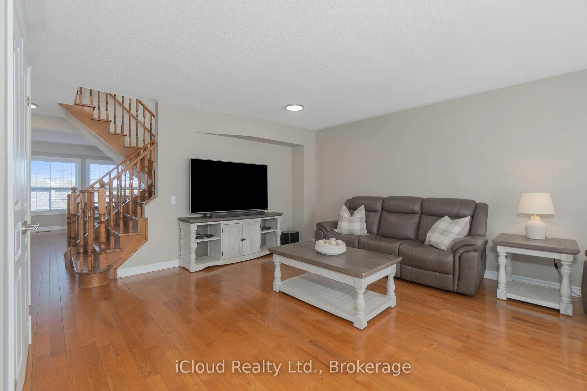 Photo 5 of 869 Greenwood Crescent, Shelburne — HOMEH