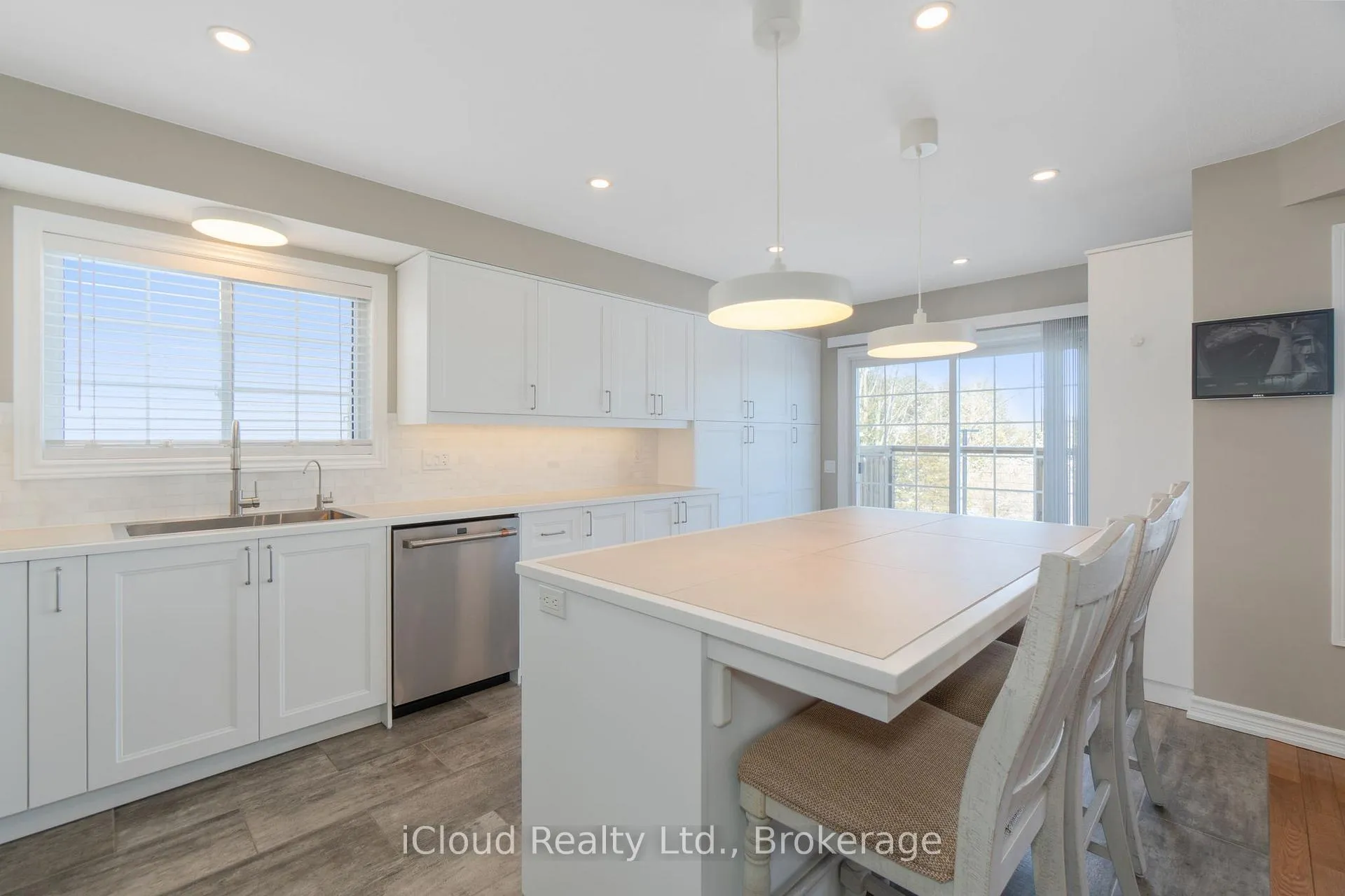 Photo 9 of 869 Greenwood Crescent, Shelburne — HOMEH