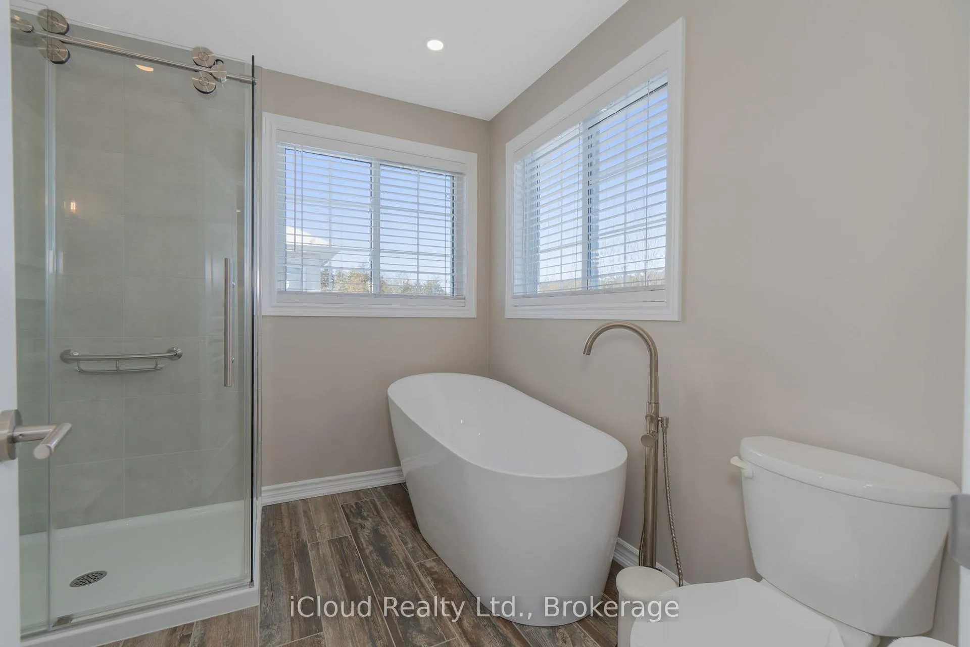 Photo 19 of 869 Greenwood Crescent, Shelburne — HOMEH