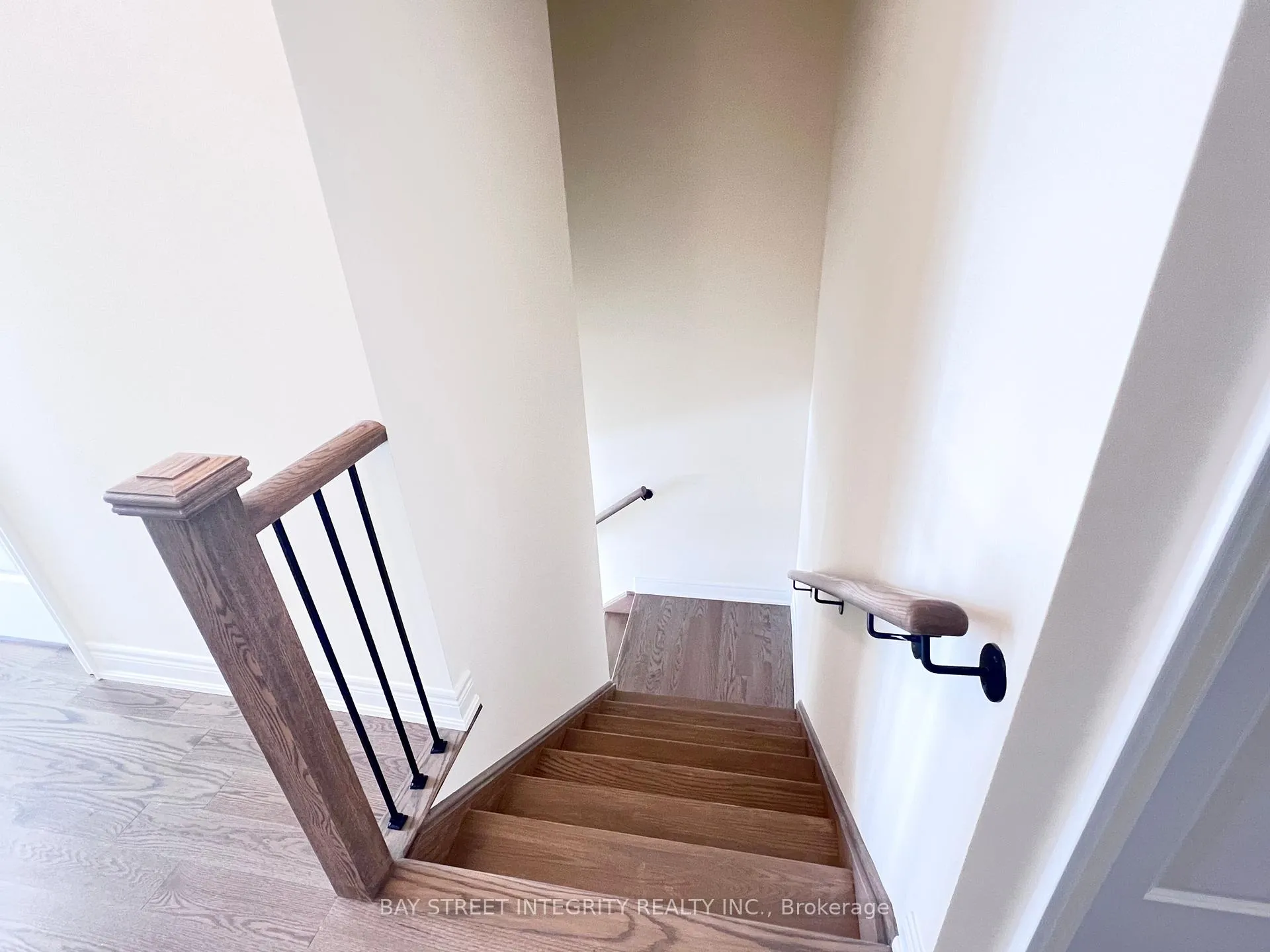 Photo 7 of 139 Berczy Green Drive, Markham, Rural Markham — HOMEH