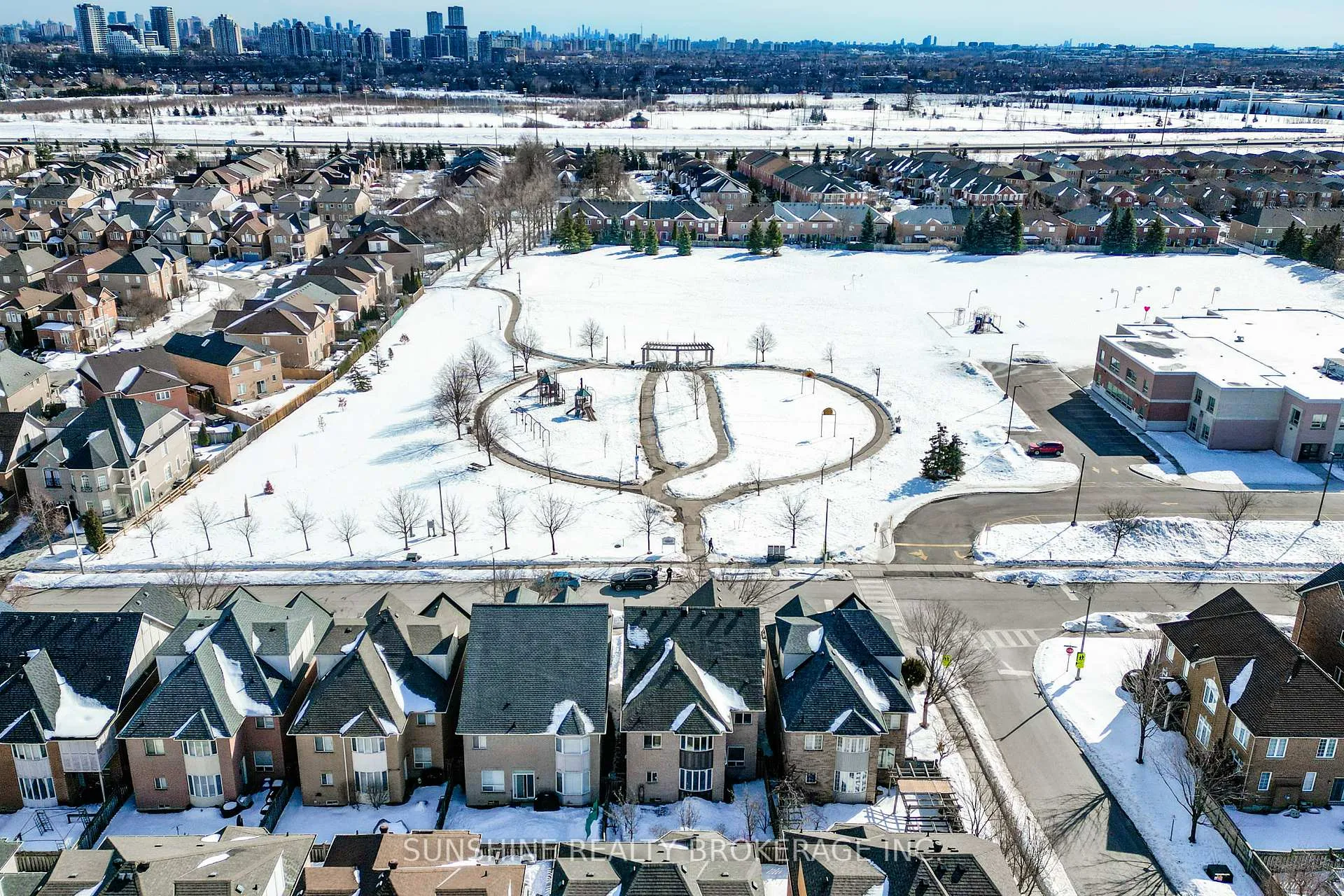 Photo 7 of 86 Mistysugar Trail, Vaughan, Patterson — HOMEH