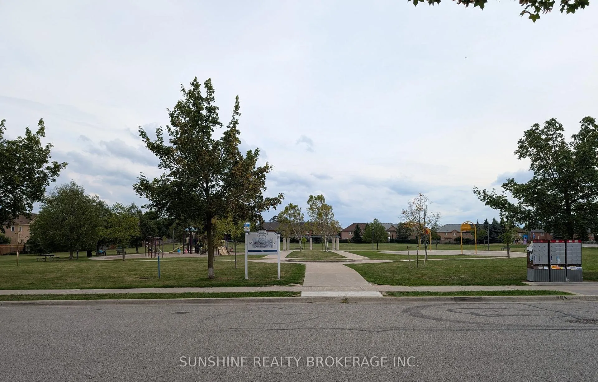 Photo 46 of 86 Mistysugar Trail, Vaughan, Patterson — HOMEH