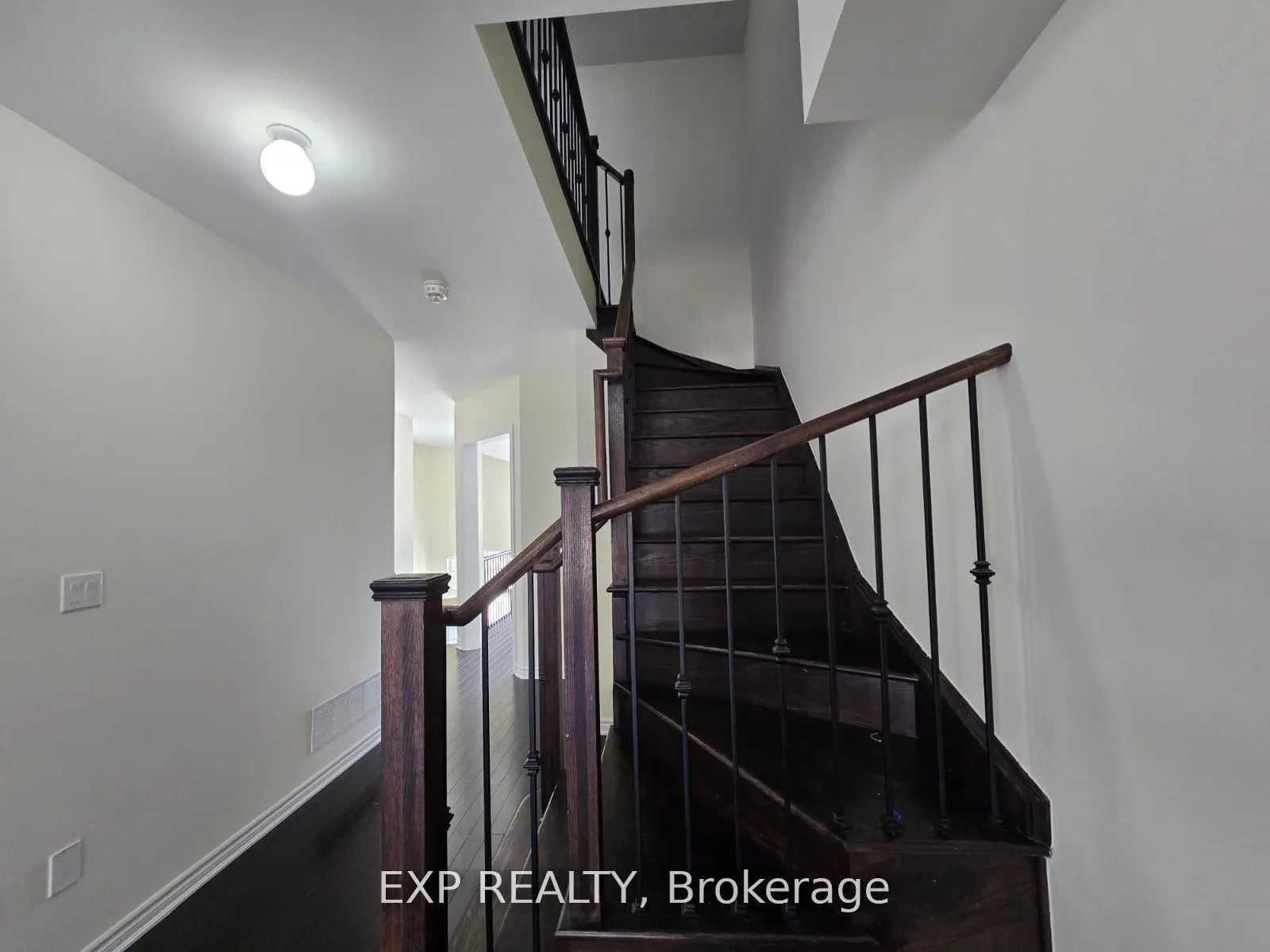 Photo 22 of 50 Farooq Boulevard N, Vaughan, Vellore Village — HOMEH