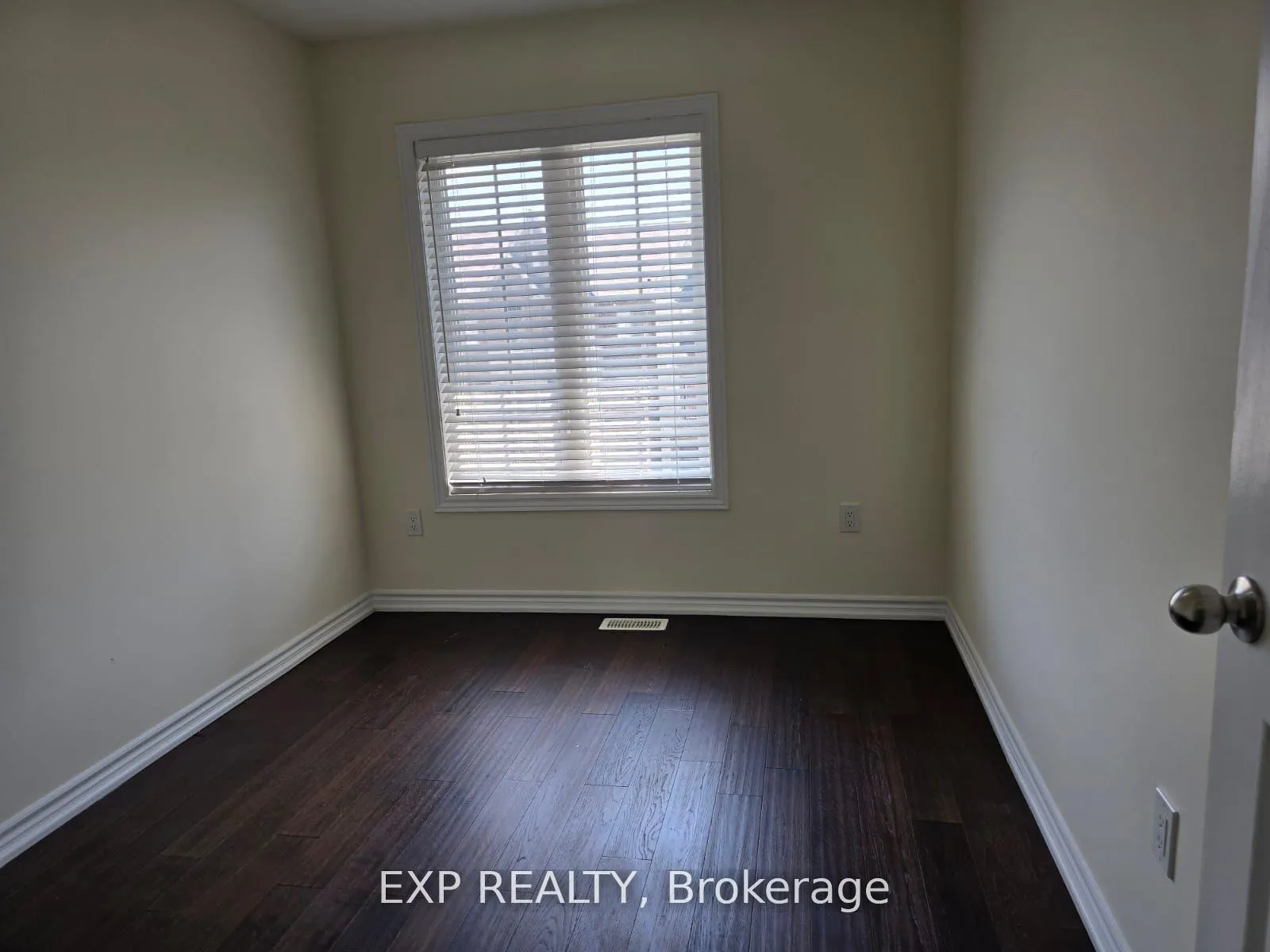 Photo 33 of 50 Farooq Boulevard N, Vaughan, Vellore Village — HOMEH