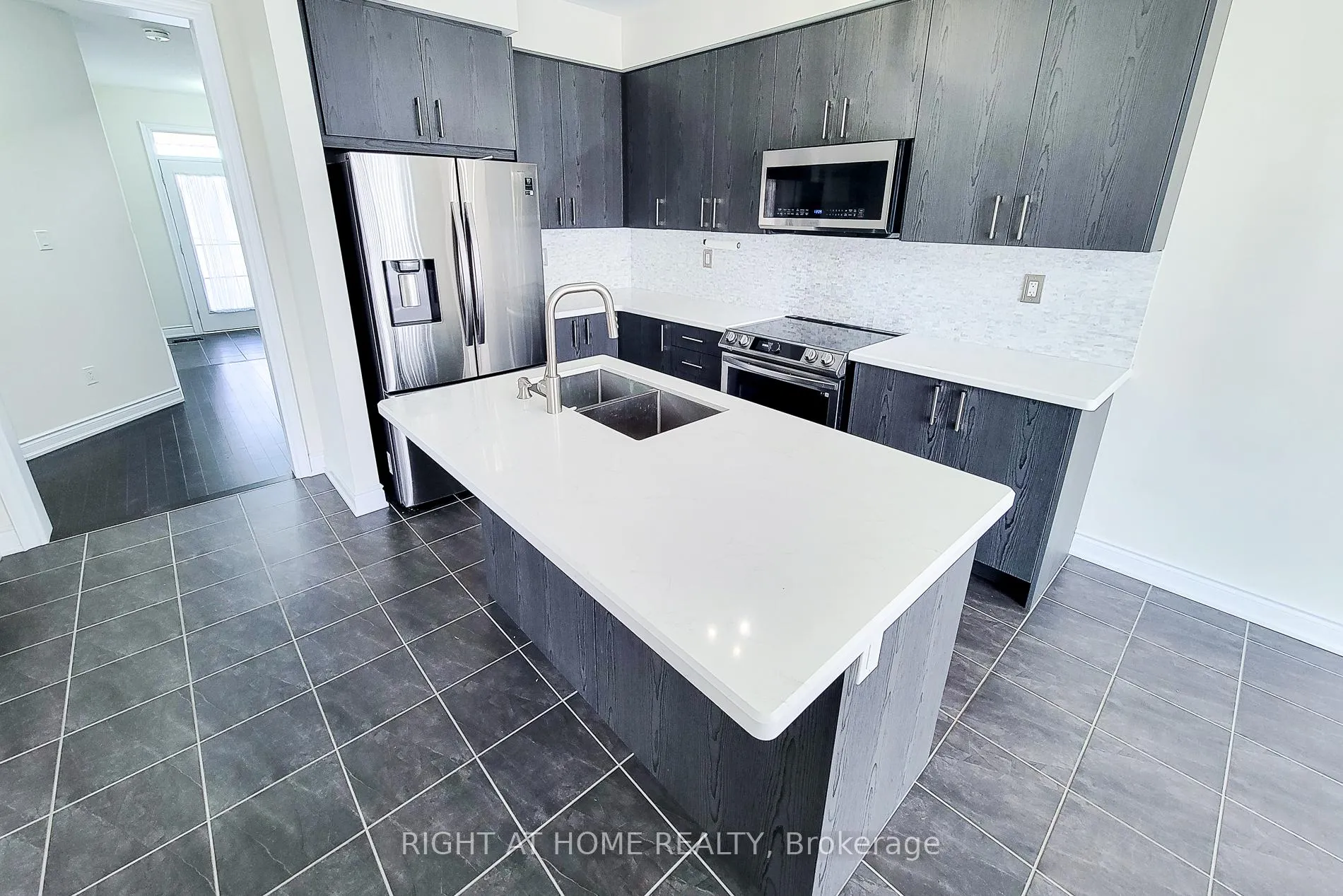 Photo 11 of 9 Julia Street, Haldimand — HOMEH