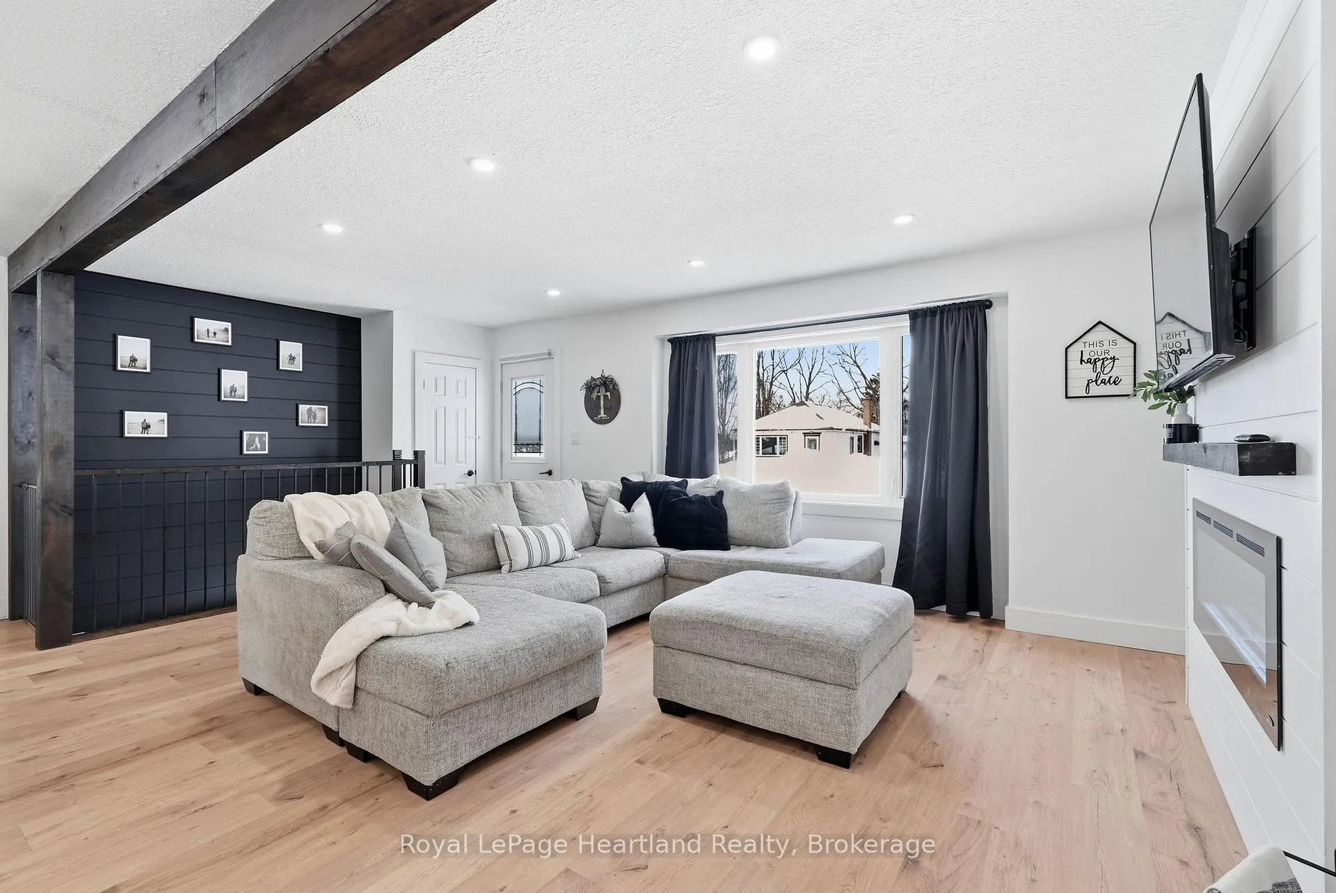 Photo 3 of 127 Carling Terrace, North Huron, Wingham — HOMEH