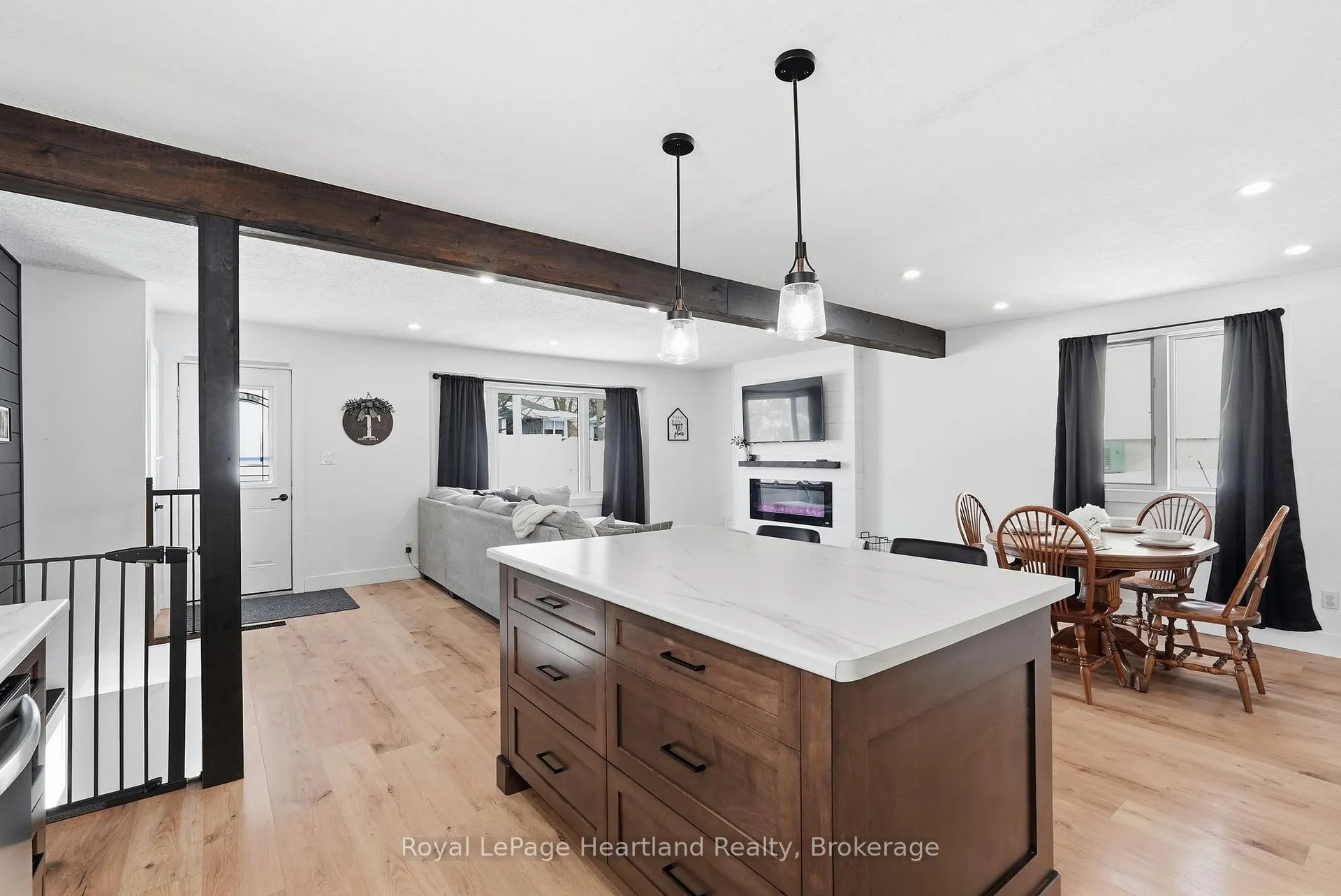 Photo 7 of 127 Carling Terrace, North Huron, Wingham — HOMEH