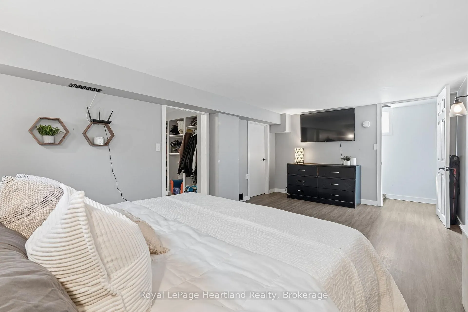 Photo 17 of 127 Carling Terrace, North Huron, Wingham — HOMEH