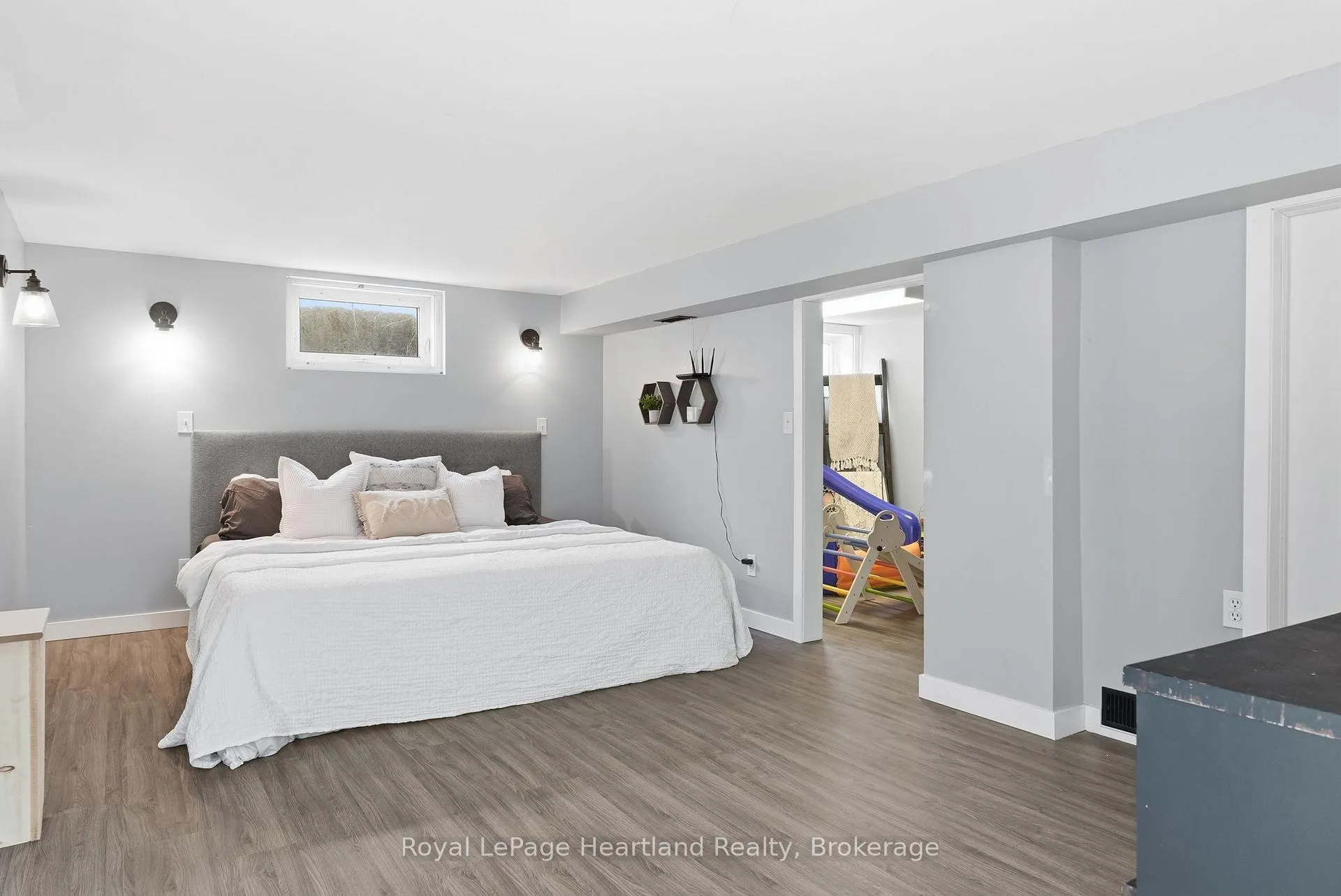 Photo 18 of 127 Carling Terrace, North Huron, Wingham — HOMEH