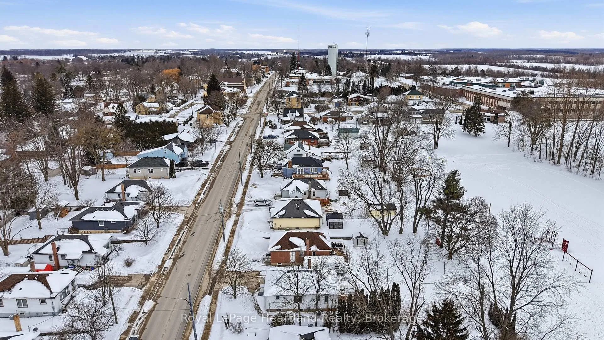 Photo 24 of 127 Carling Terrace, North Huron, Wingham — HOMEH