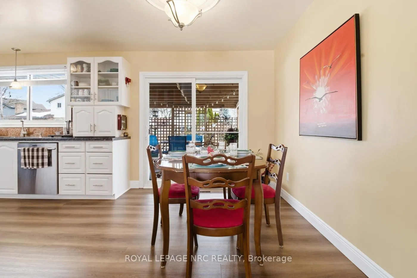 Photo 8 of 5210 Timothy Crescent, Niagara Falls, Morrison — HOMEH