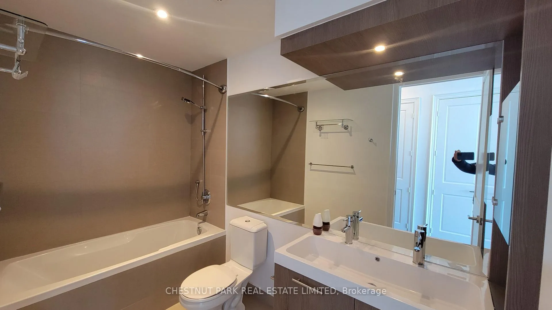 Photo 17 of Unit 6416, 388 Yonge Street, Toronto, Church-Yonge Corridor — HOMEH