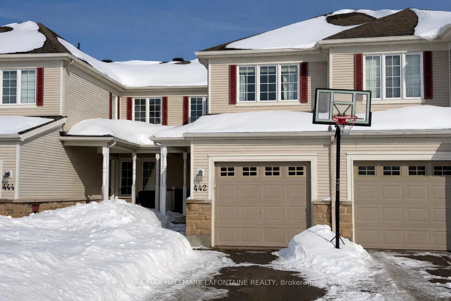 Front of 442 Wisteria Crescent