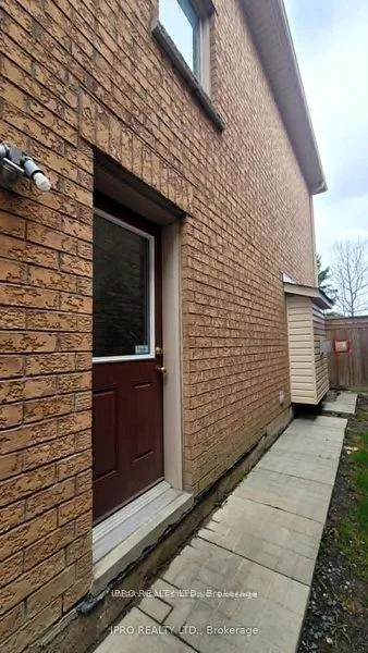 Photo 2 of Unit BSMT, 16 Vanwood Crescent, Brampton, Vales of Castlemore — HOMEH