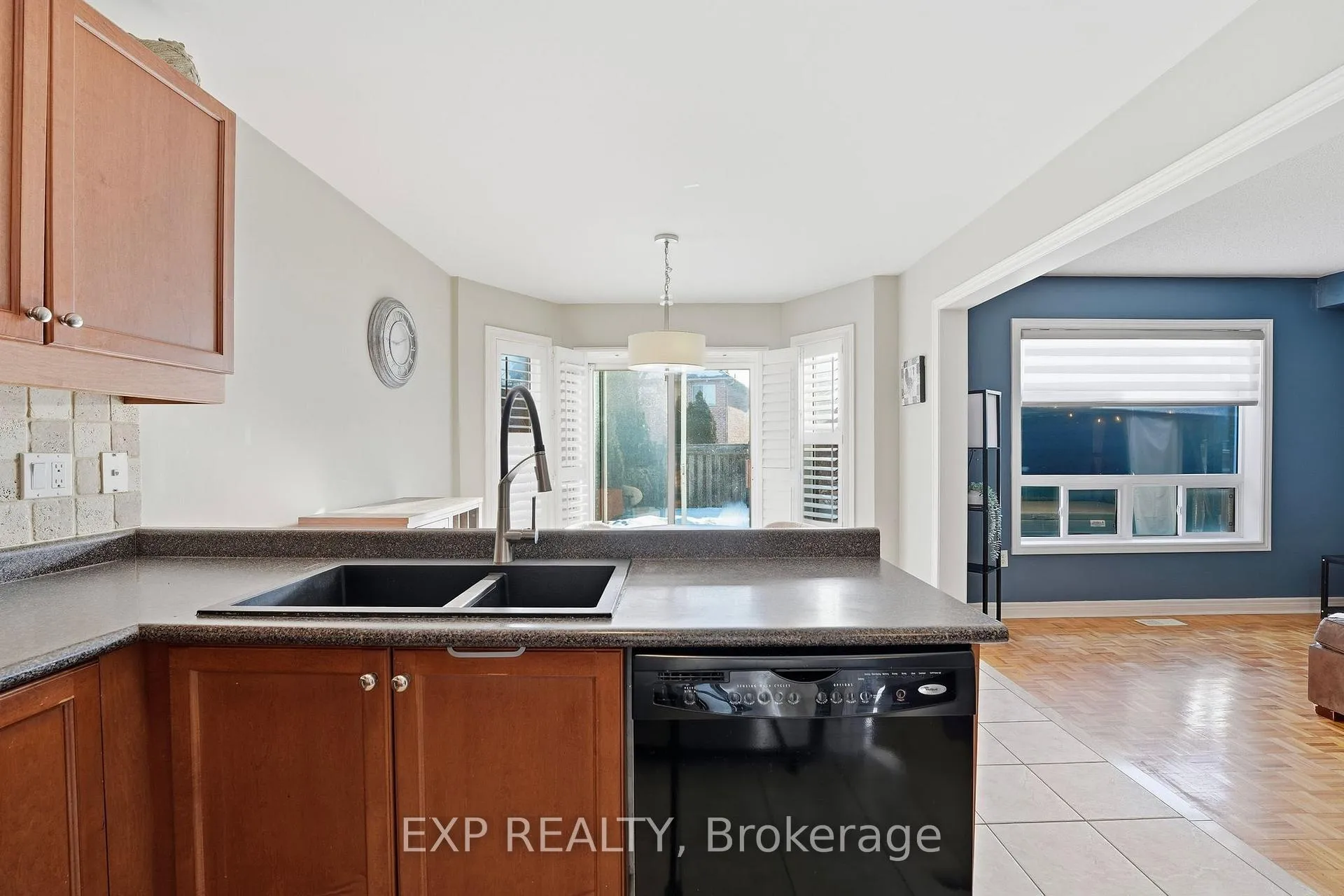 Photo 11 of 6 Flintwood Avenue, Caledon, Bolton West — HOMEH
