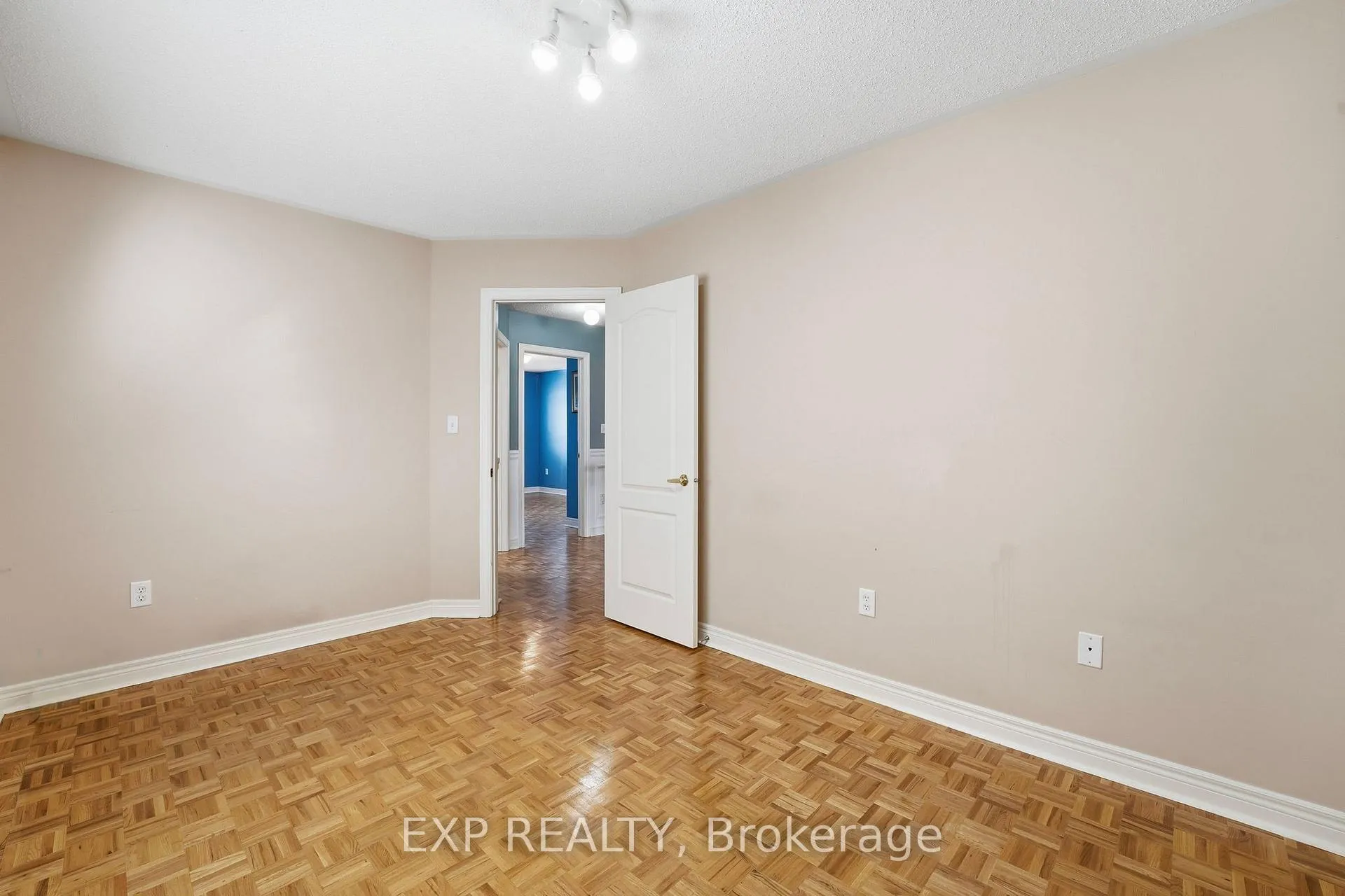 Photo 35 of 6 Flintwood Avenue, Caledon, Bolton West — HOMEH