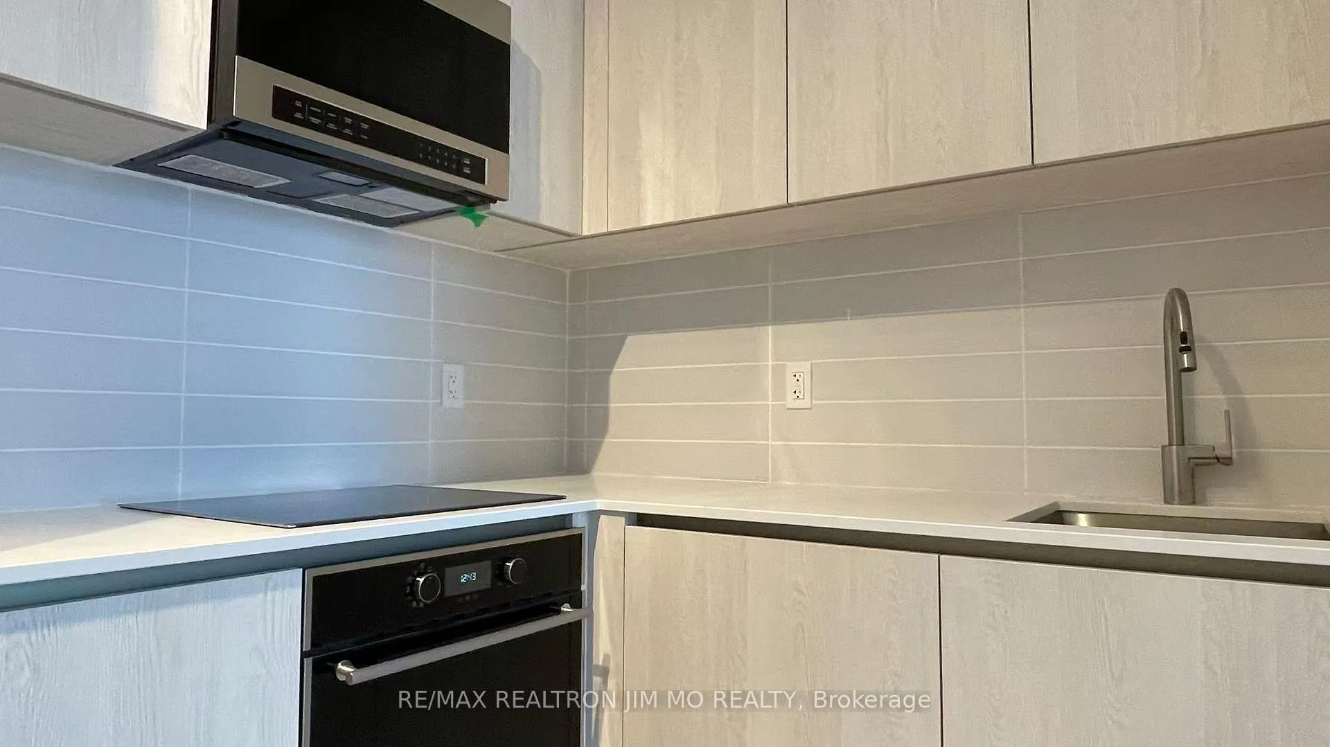 Photo 6 of Unit 2601S, 110 Broadway Avenue, Toronto, Mount Pleasant West — HOMEH