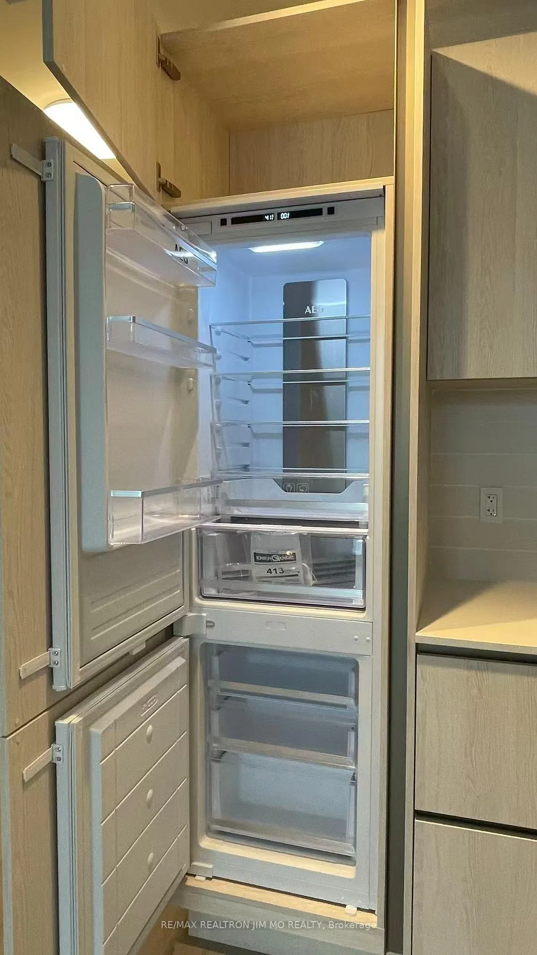 Photo 7 of Unit 2601S, 110 Broadway Avenue, Toronto, Mount Pleasant West — HOMEH
