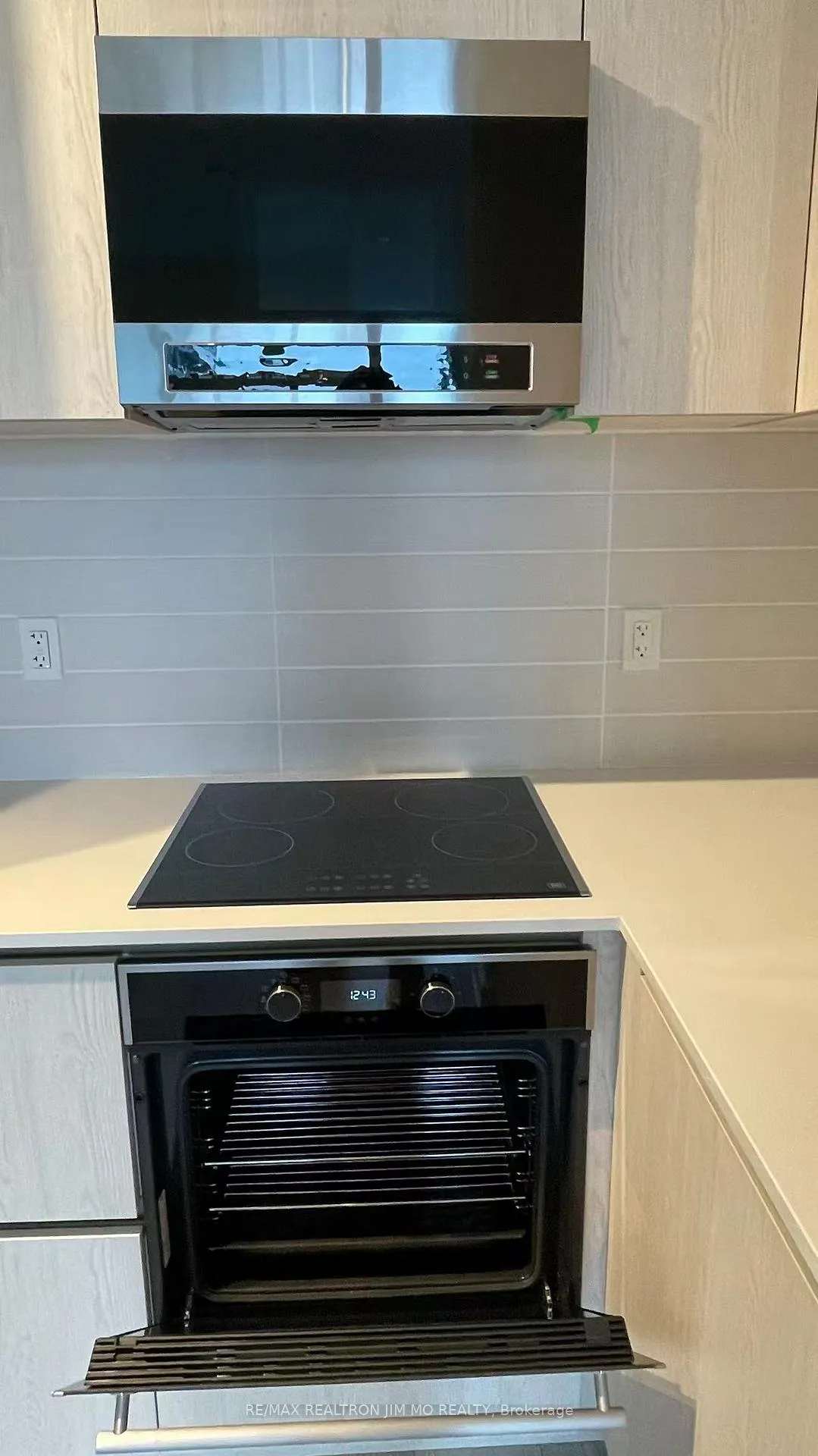 Photo 8 of Unit 2601S, 110 Broadway Avenue, Toronto, Mount Pleasant West — HOMEH