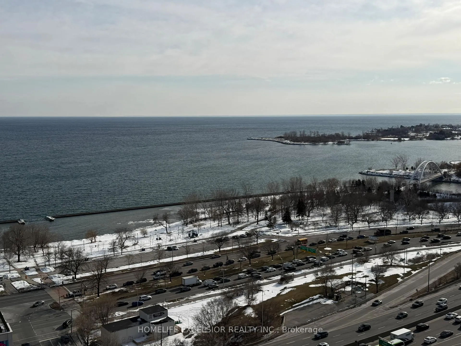 Photo 5 of Unit 2411, 15 Windermere Avenue, Toronto, High Park-Swansea — HOMEH