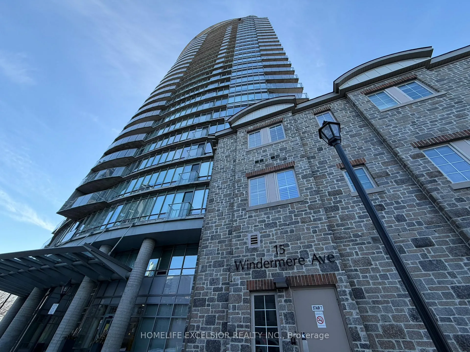 Photo 3 of Unit 2411, 15 Windermere Avenue, Toronto, High Park-Swansea — HOMEH
