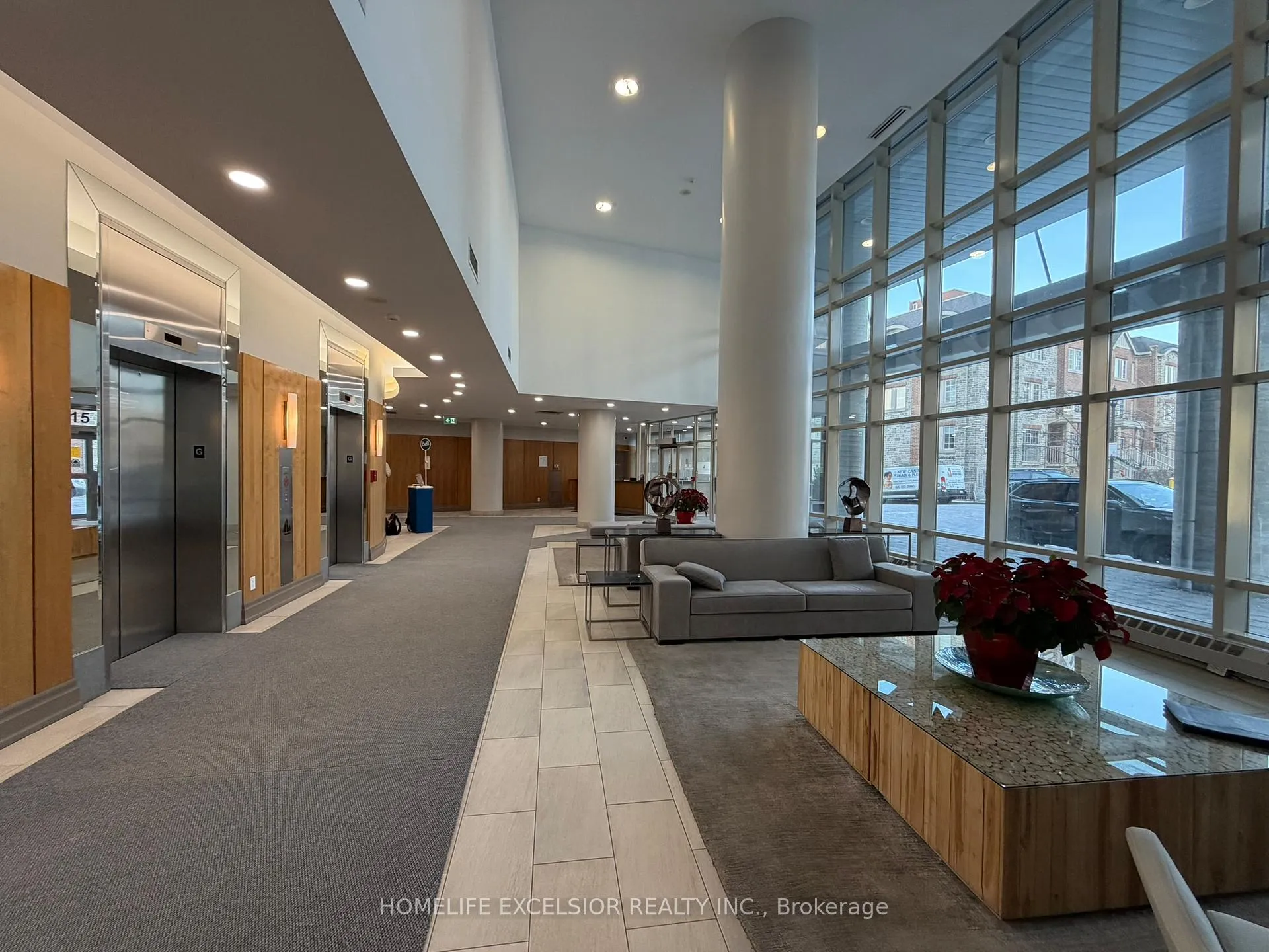 Photo 7 of Unit 2411, 15 Windermere Avenue, Toronto, High Park-Swansea — HOMEH