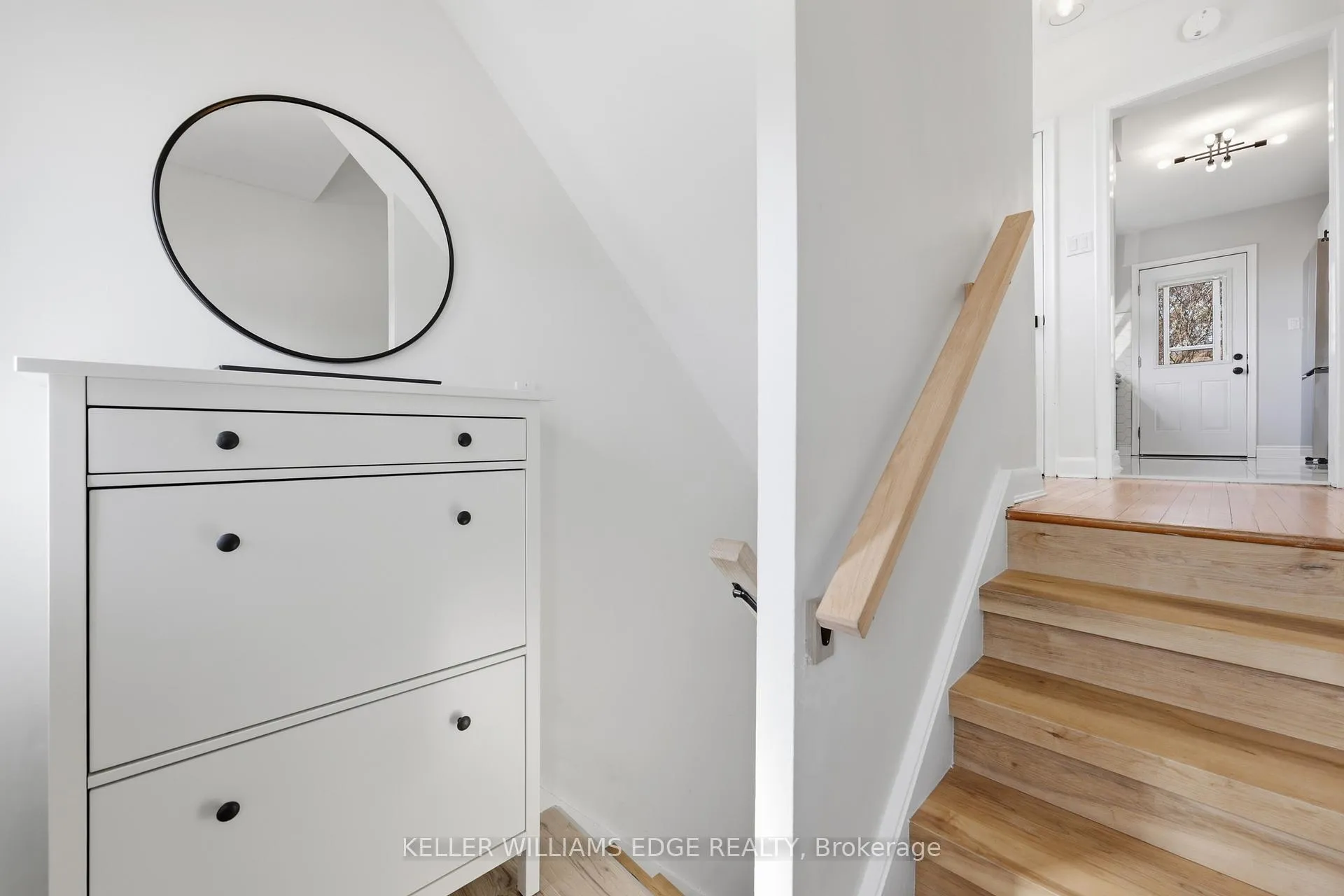 Photo 4 of 4527 Bennett Road, Burlington, Shoreacres — HOMEH