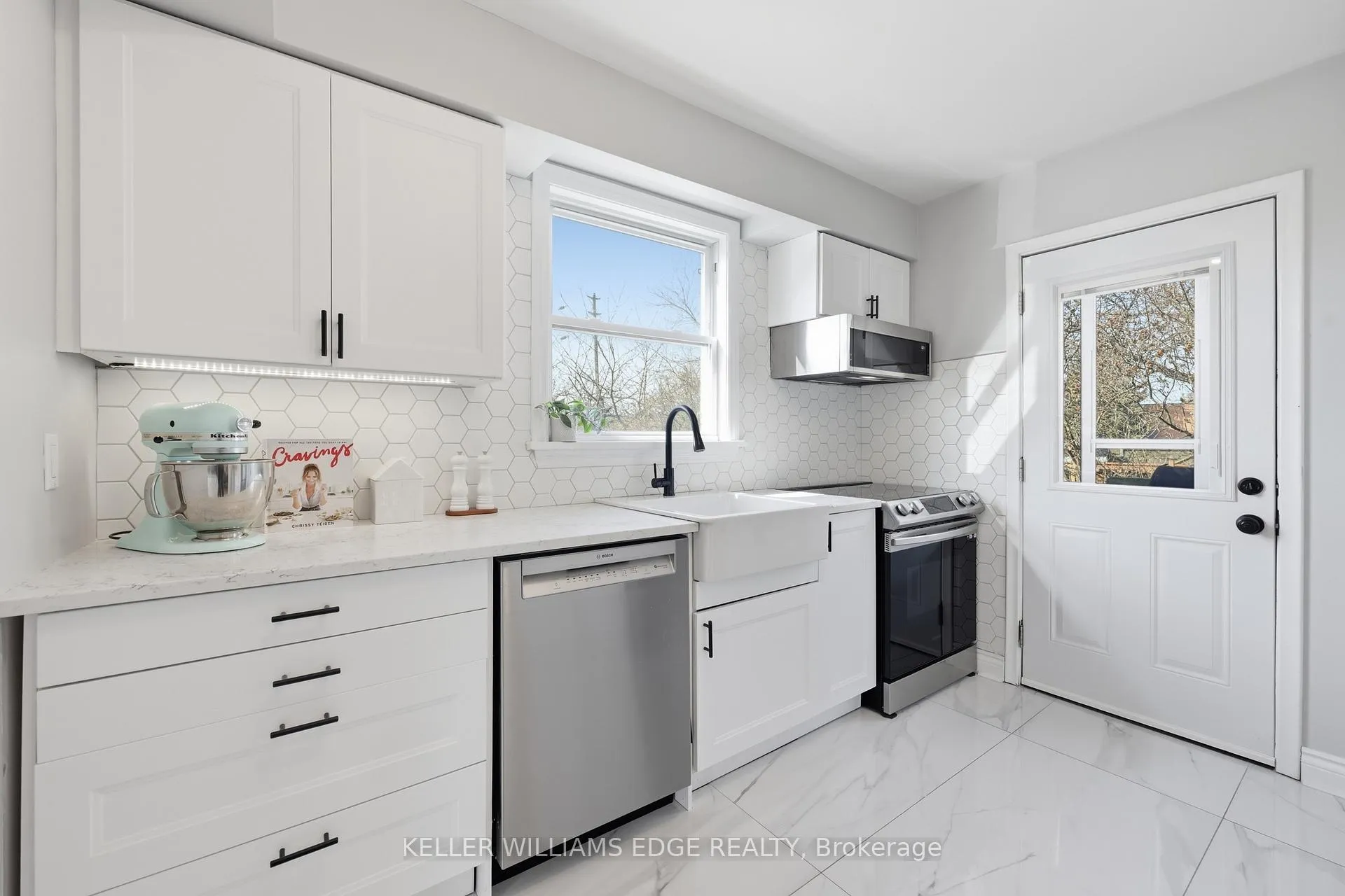 Photo 7 of 4527 Bennett Road, Burlington, Shoreacres — HOMEH