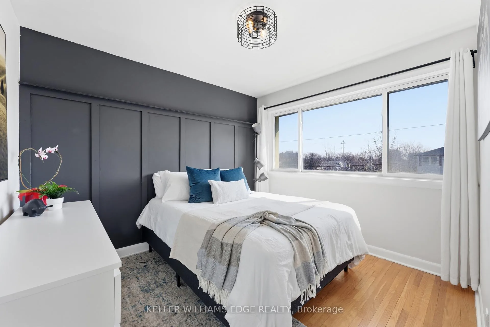 Photo 11 of 4527 Bennett Road, Burlington, Shoreacres — HOMEH