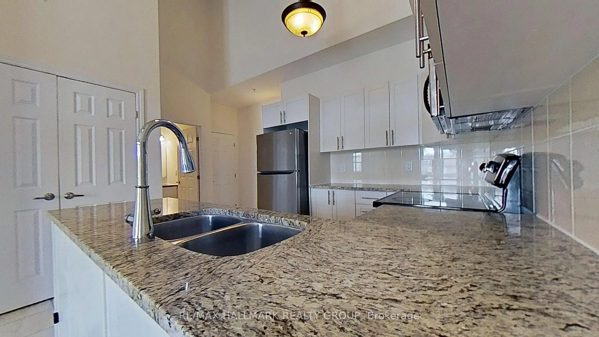 Photo 4 of Unit 401, 1201 Ohio Street, Ottawa, Billings Bridge — HOMEH
